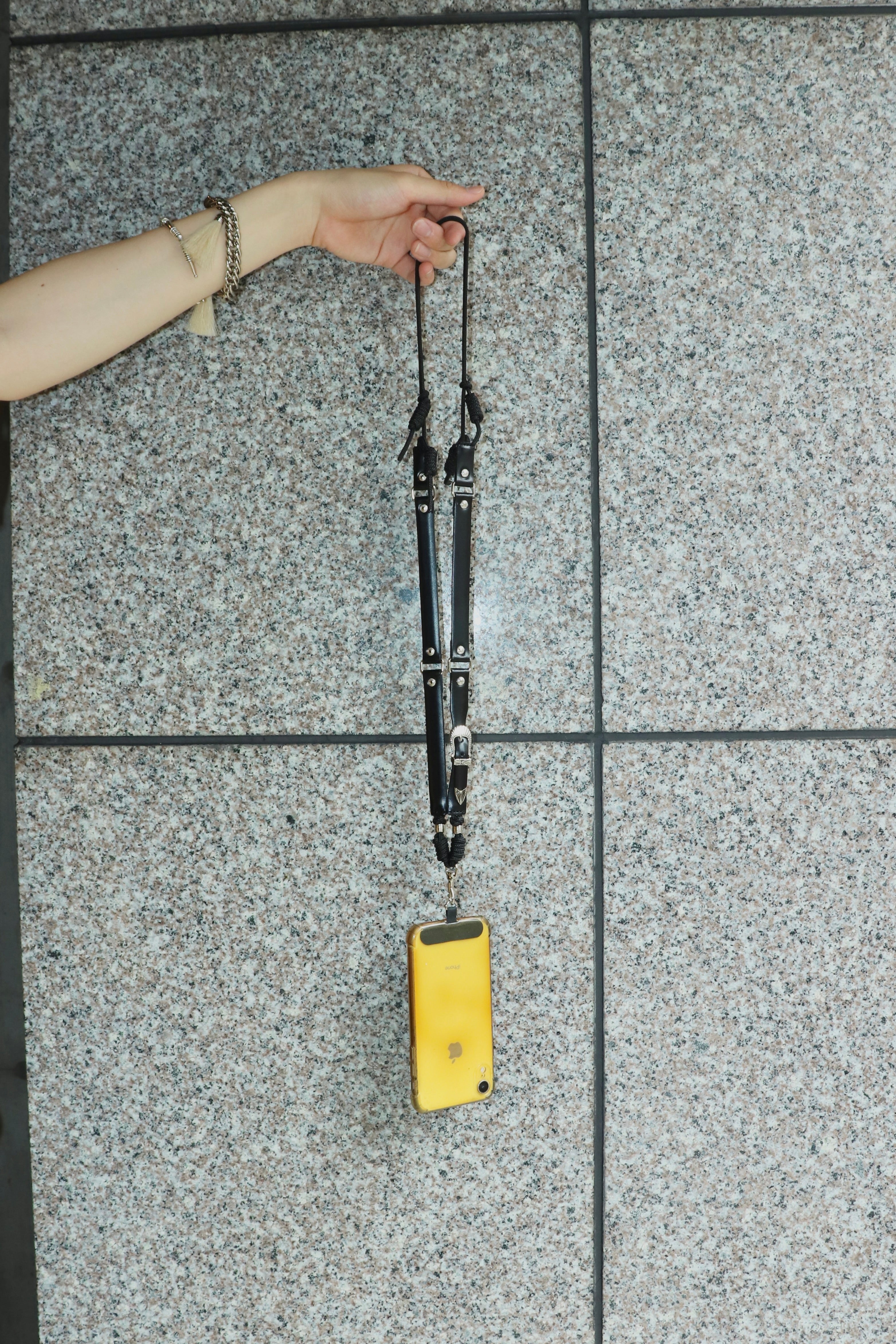 Leather phone strap – PALETTE art alive ONLINE STORE