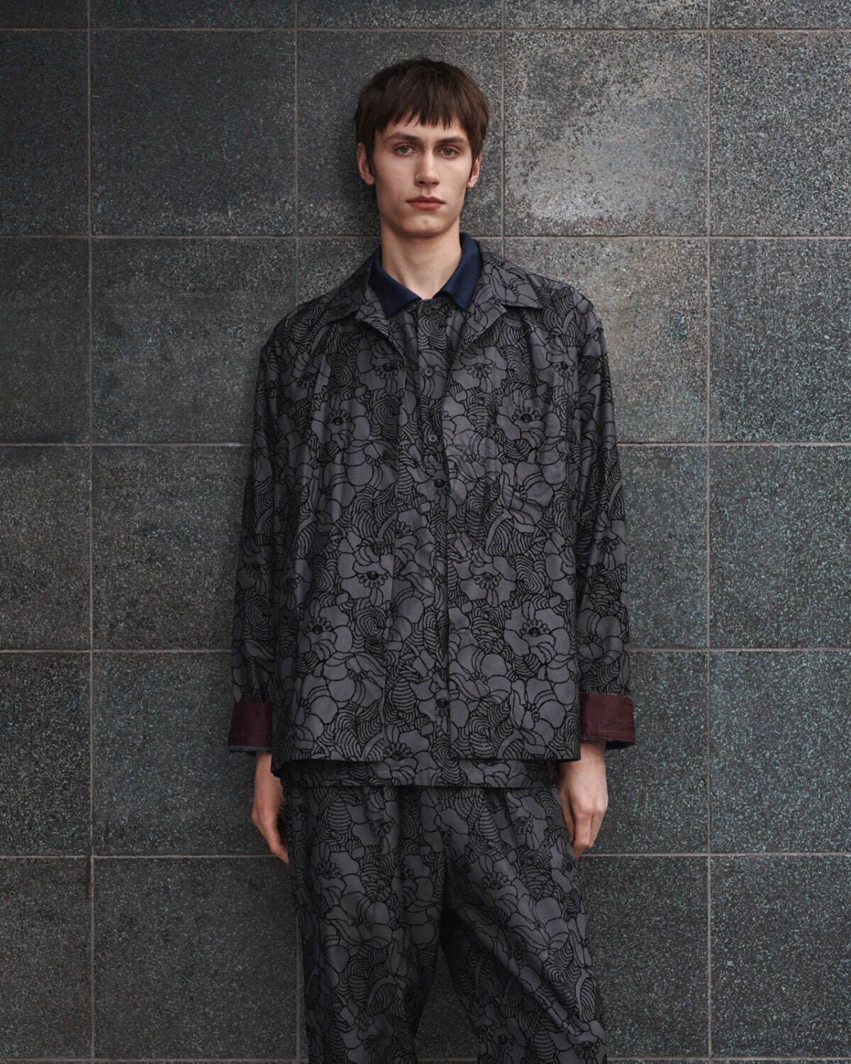 TOGA VIRILIS Flocky print S/S shirt – PALETTE art alive ONLINE STORE