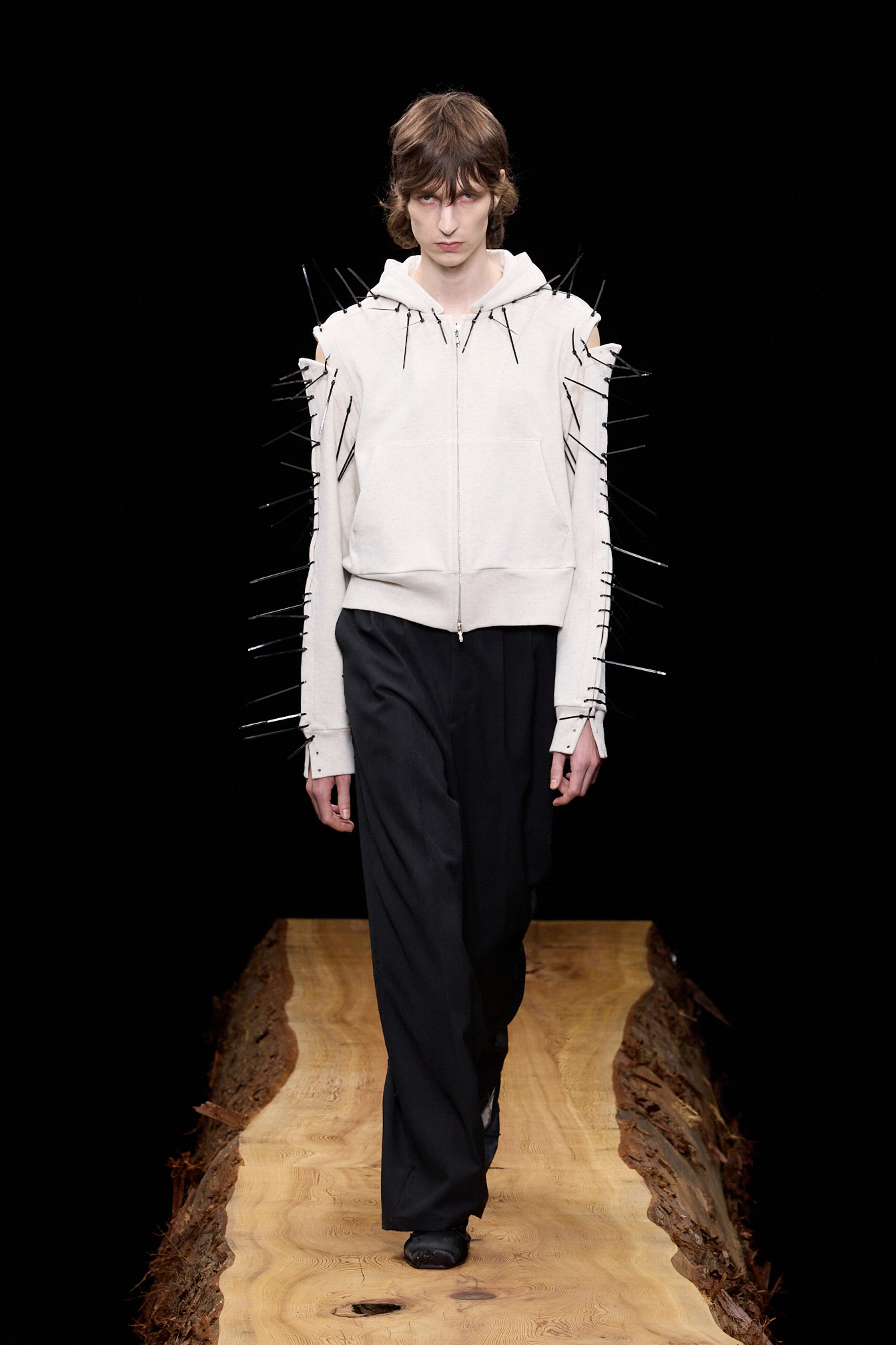 XIAジュンスCoconutHOODIE アイボリー Mサイズ新品未使用未開封 MASU(エムエーエスユー)のBONE NEEDLE ZIP-UP HOODIE GRAYの通販