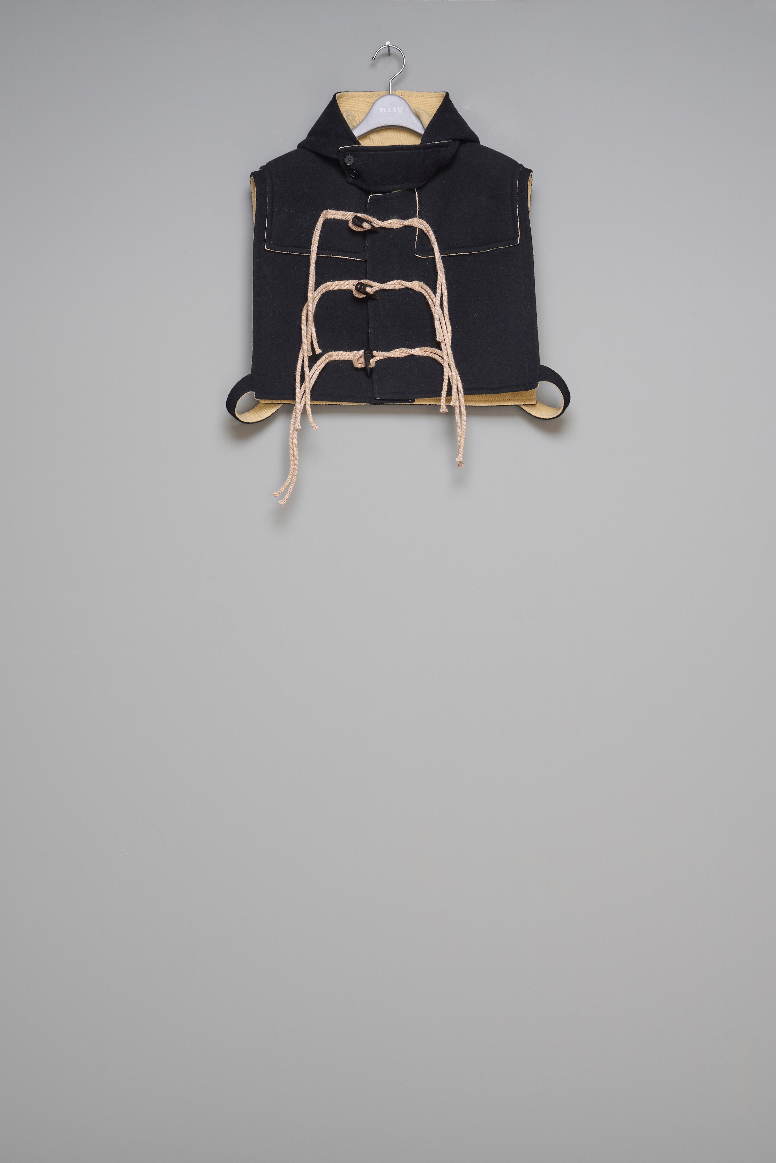 MASU(エムエーエスユー)のDUFFLE VEST BLACKの通販｜PALETTE art alive