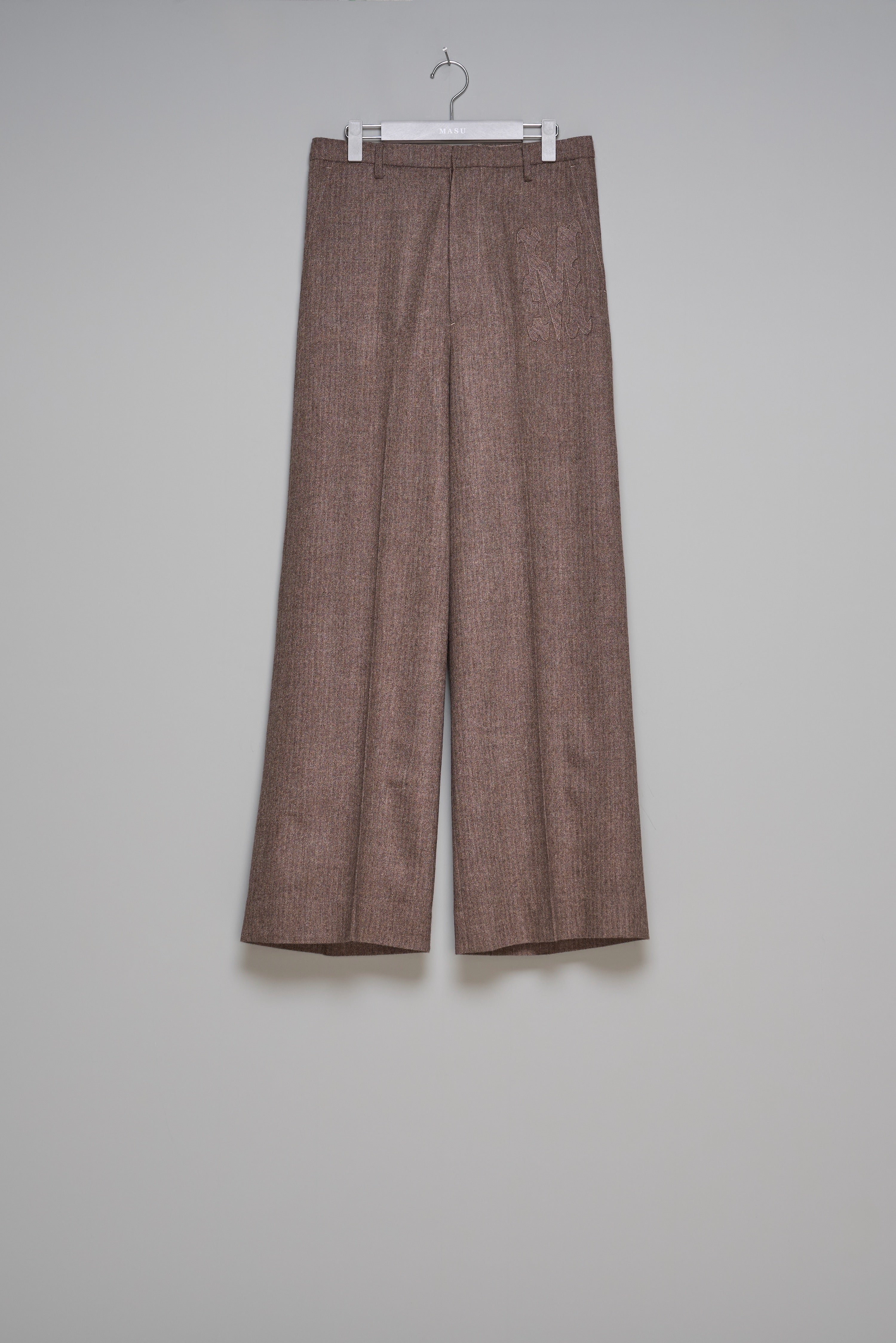 MASU(エムエーエスユー)のINITIAL WIDE TROUSERS MOCHAの通販