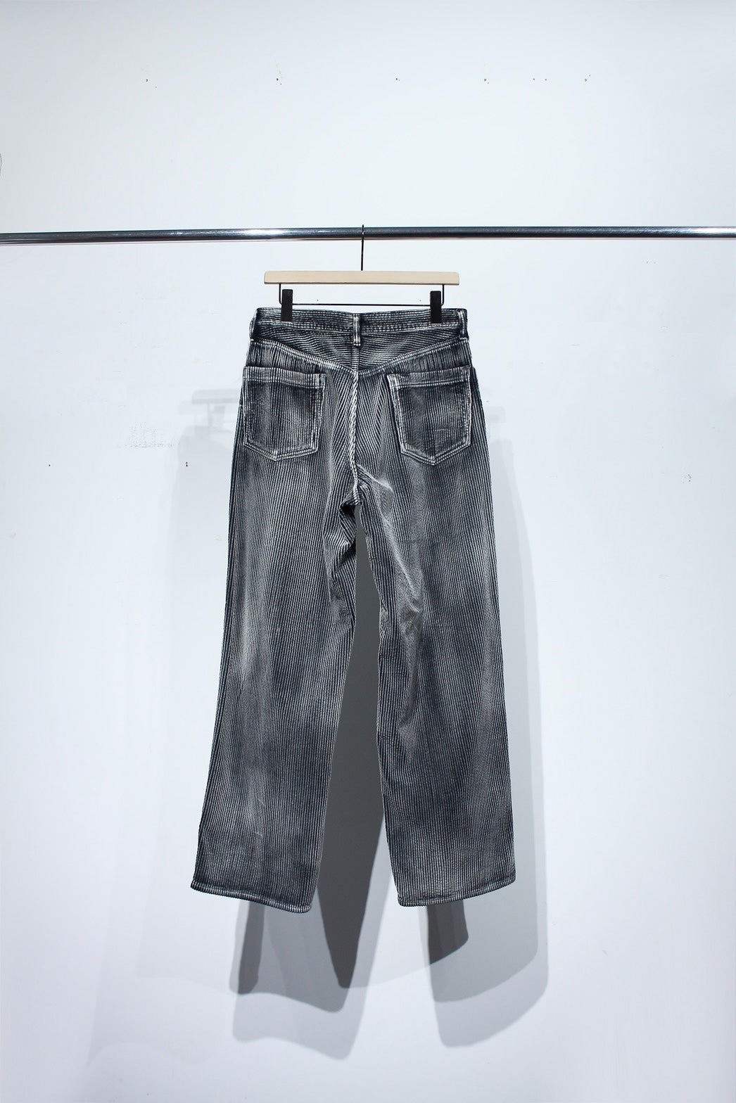 【soe/ソーイ】Faded Corduroy 5PKT Trousers 1253-60-002_BLACK_B.jpg?v=