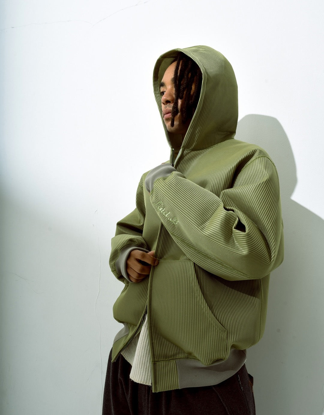 Laid.B(レイドビー)のOKA Surfer Parka KHAKI(パーカー)の通販