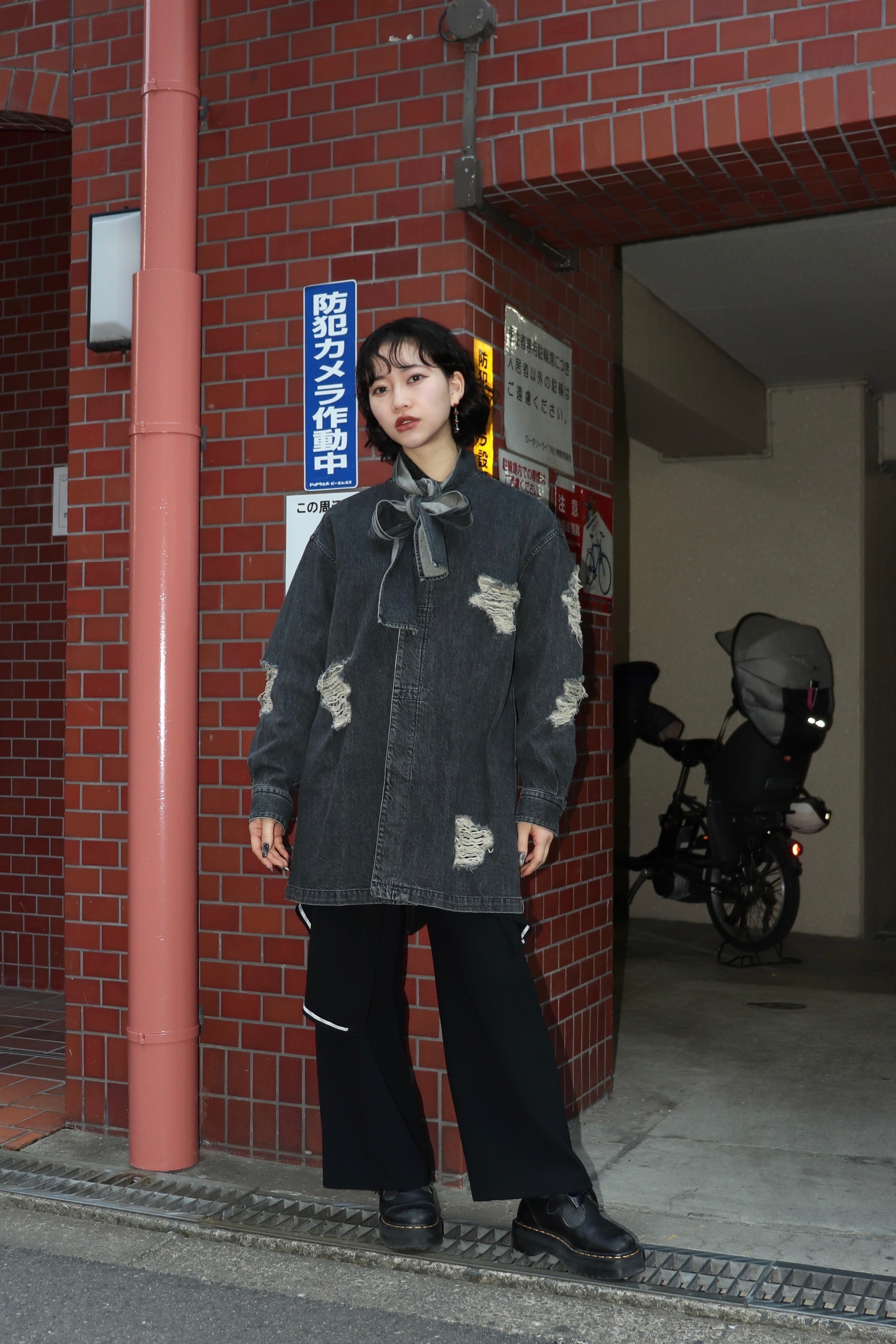 トップス BELPER DENIM BOWTIE BLOUSE (BLACK) 2025-03-22172825.jpg?v=1750086005