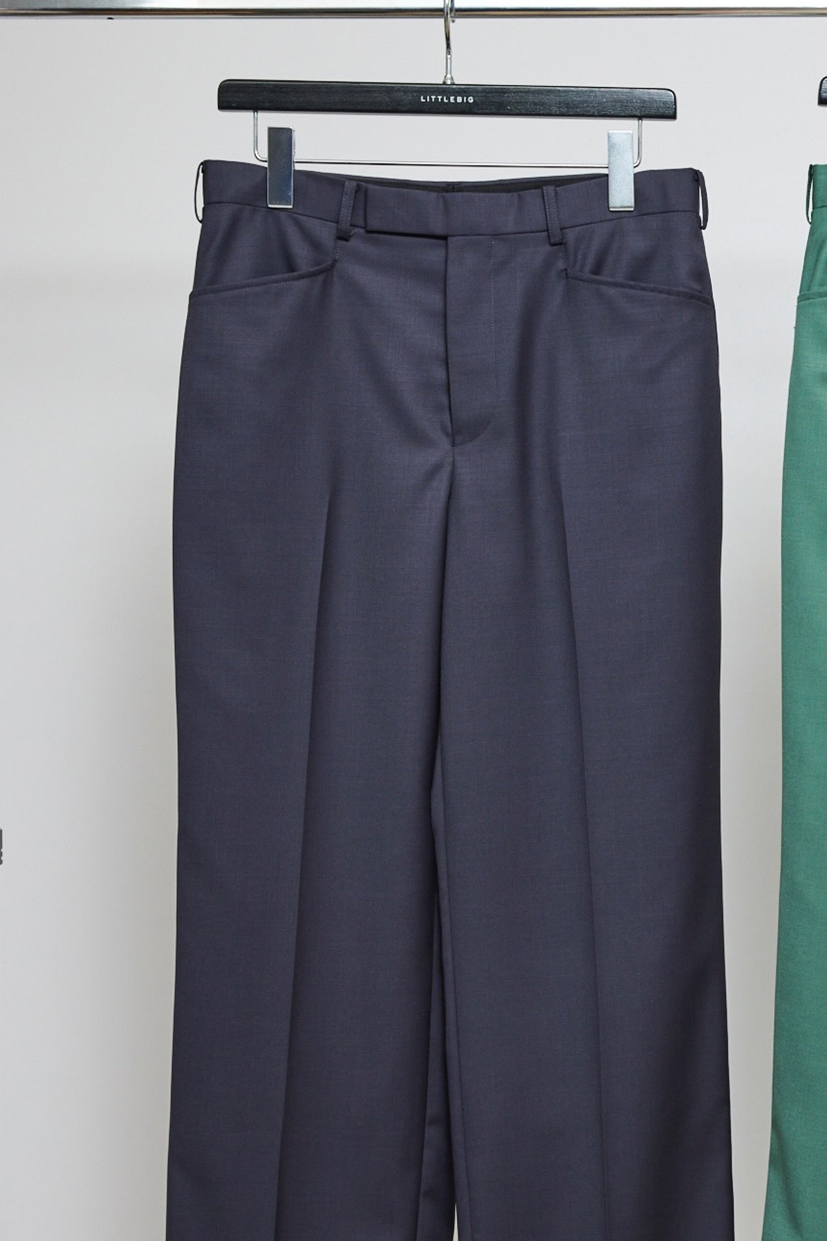 LITTLEBIG(リトルビッグ)のStraight Trousers Gray(スラックス)の通販
