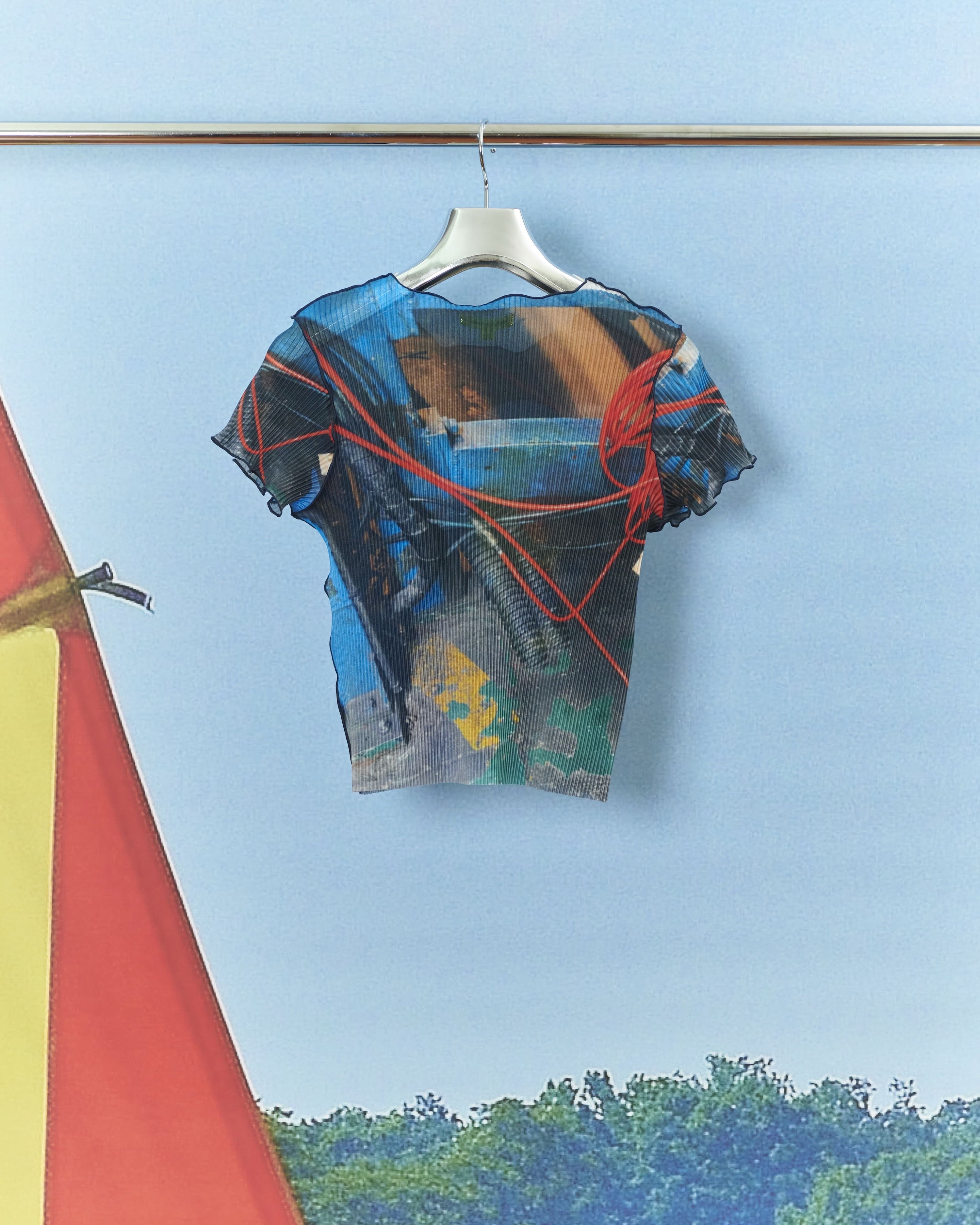 kotohayokozawa(コトハヨコザワ)のSHEER GRAPHIC TINY TOP BLUE MESSの