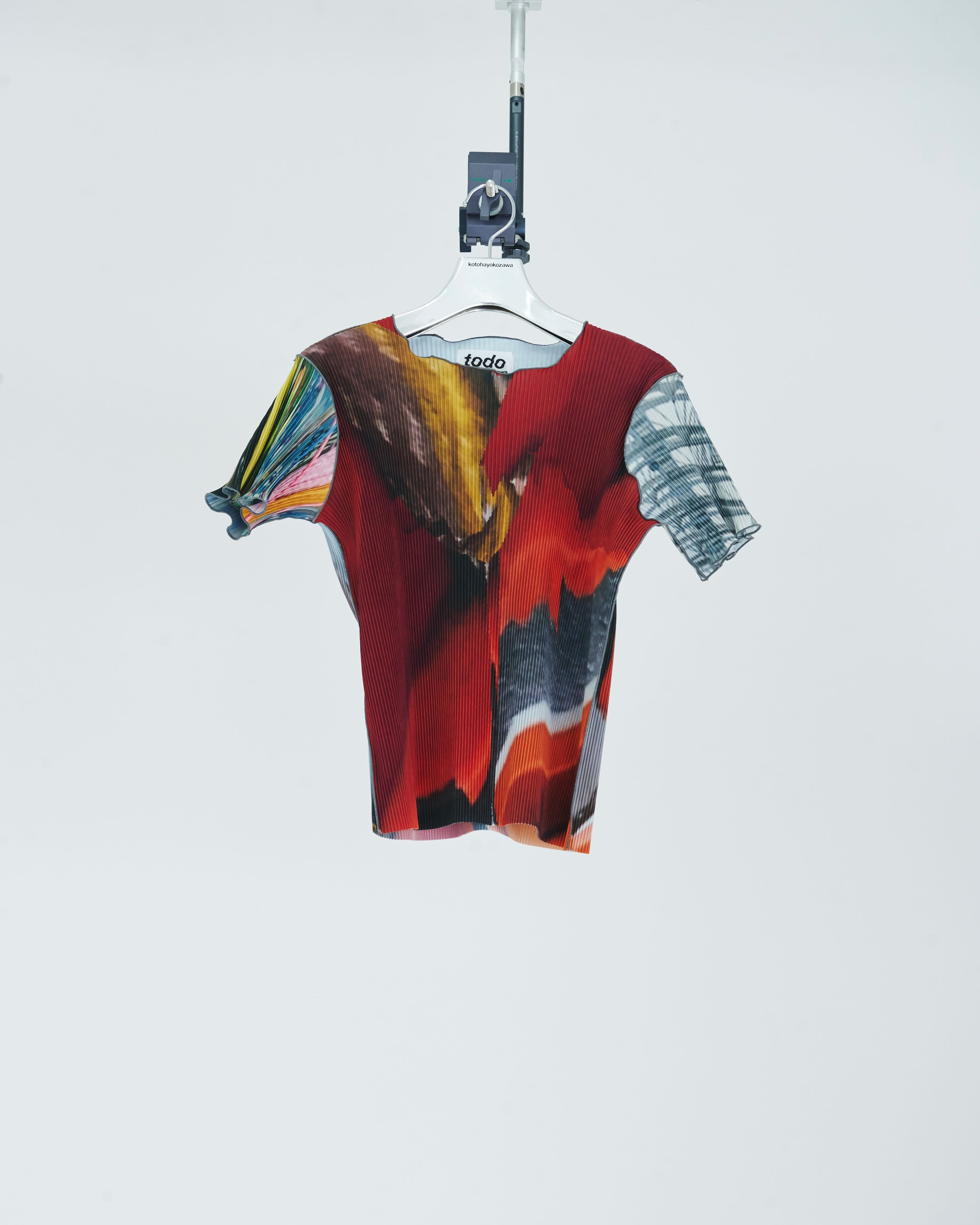 kotohayokozawa(コトハヨコザワ)のGraphic Wave Top REDの通販