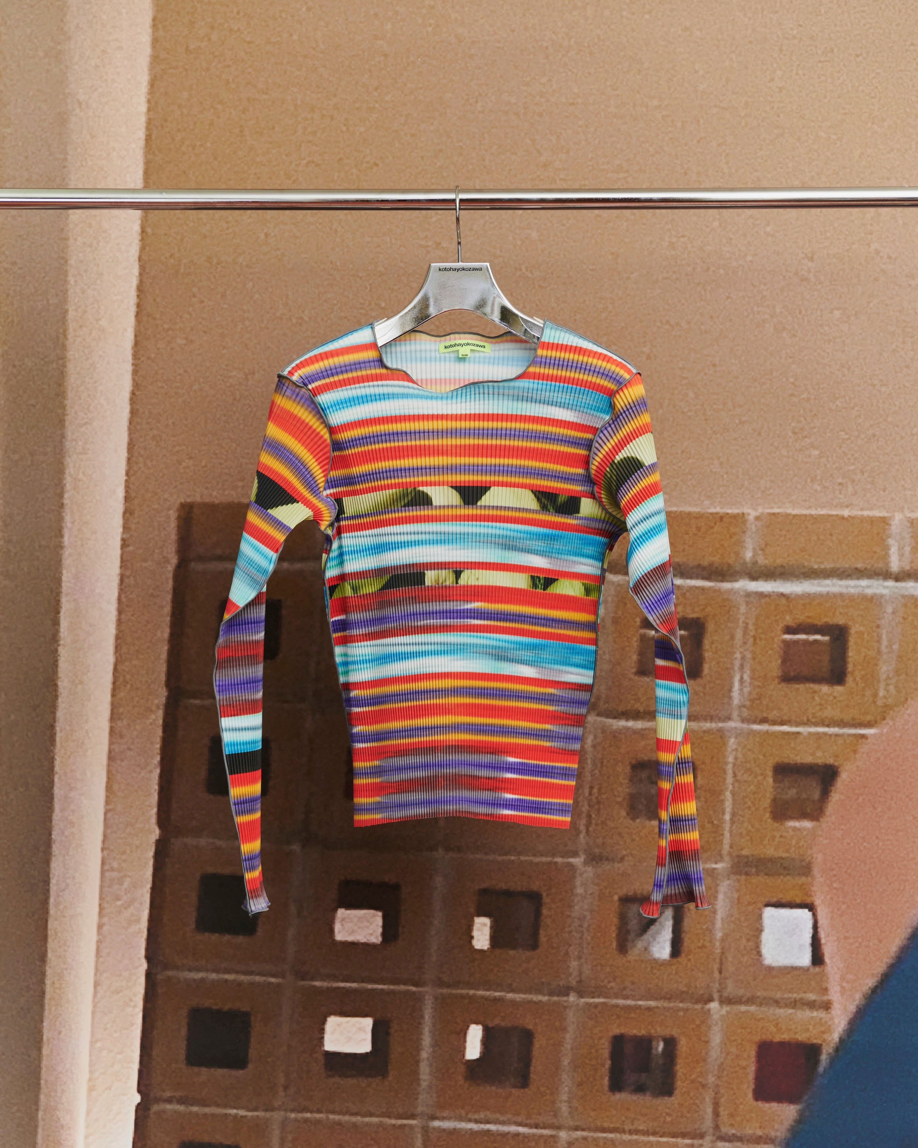 kotohayokozawa(コトハヨコザワ)のGRAPHIC TOP RAINBOWの通販｜PALETTE