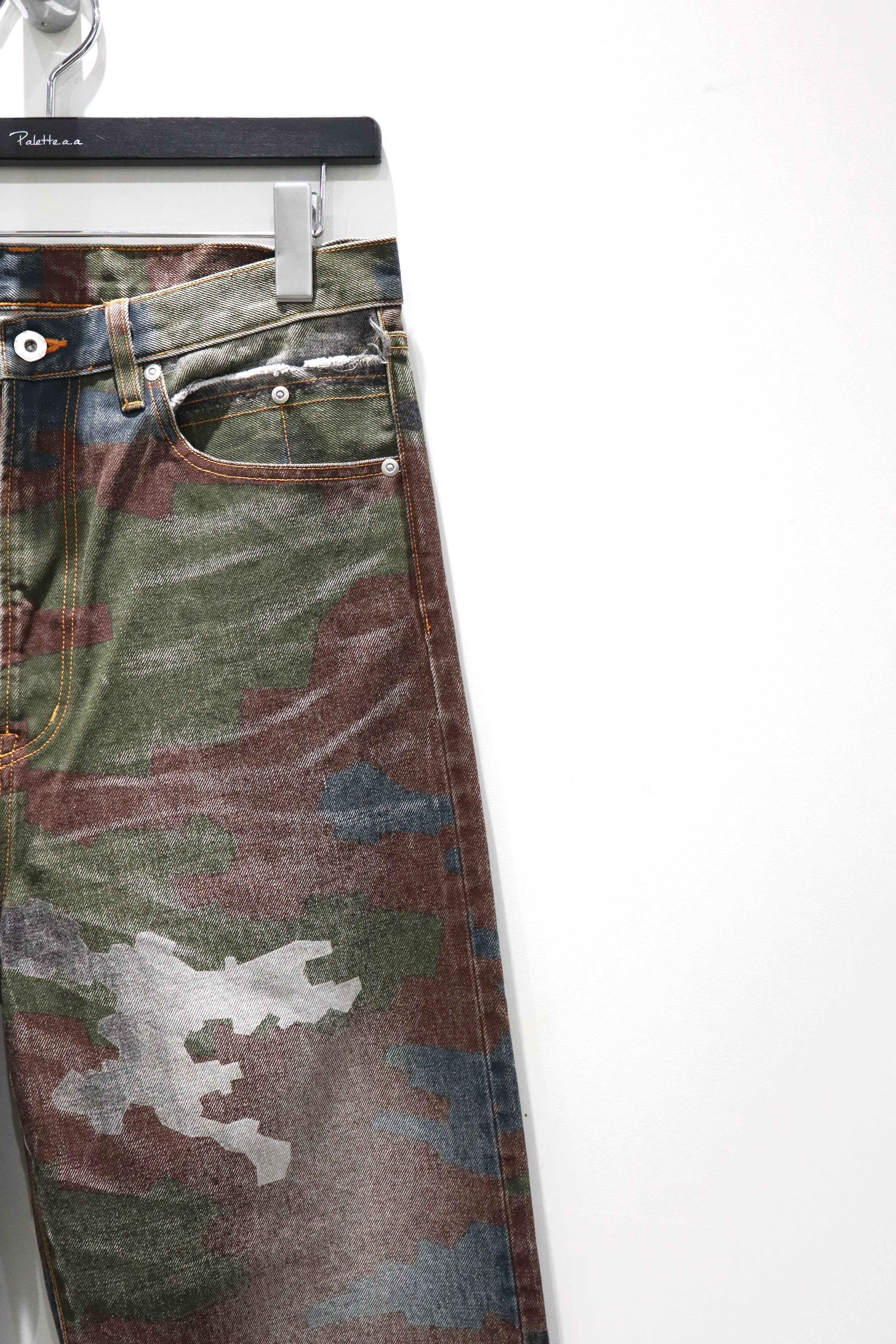 FAF(エフエーエフ)のCAMO AGED DENIM PANTS GERMAN CAMOの通販