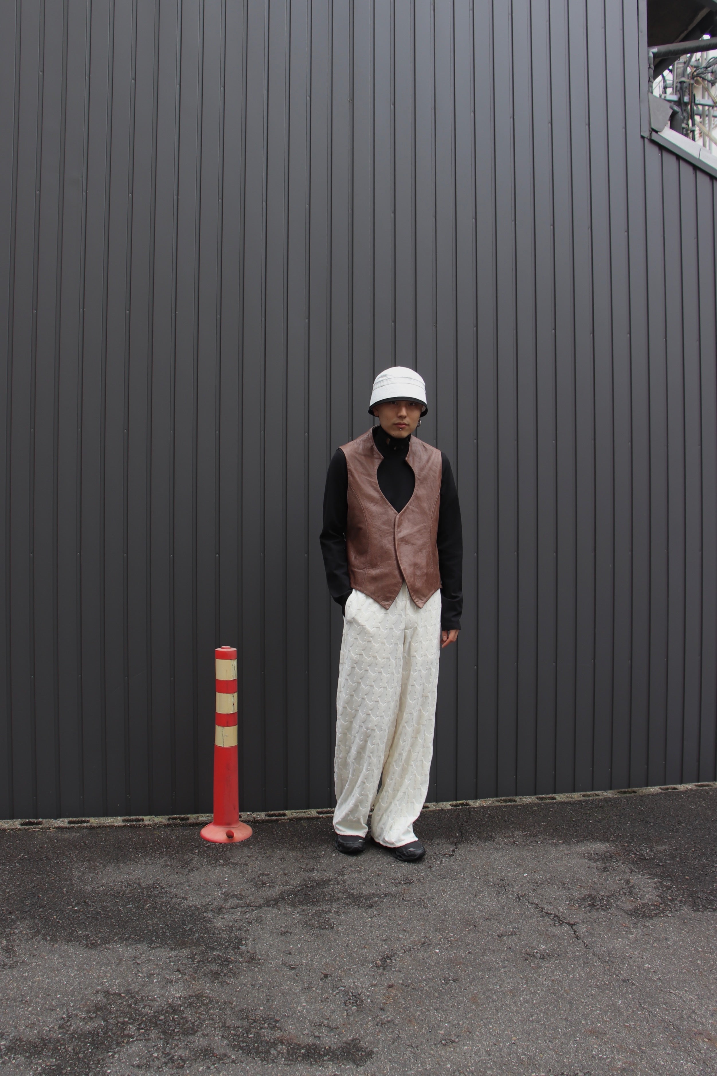 MASU(エムエーエスユー)のBAT LEATHER VEST BROWNの通販｜PALETTE art
