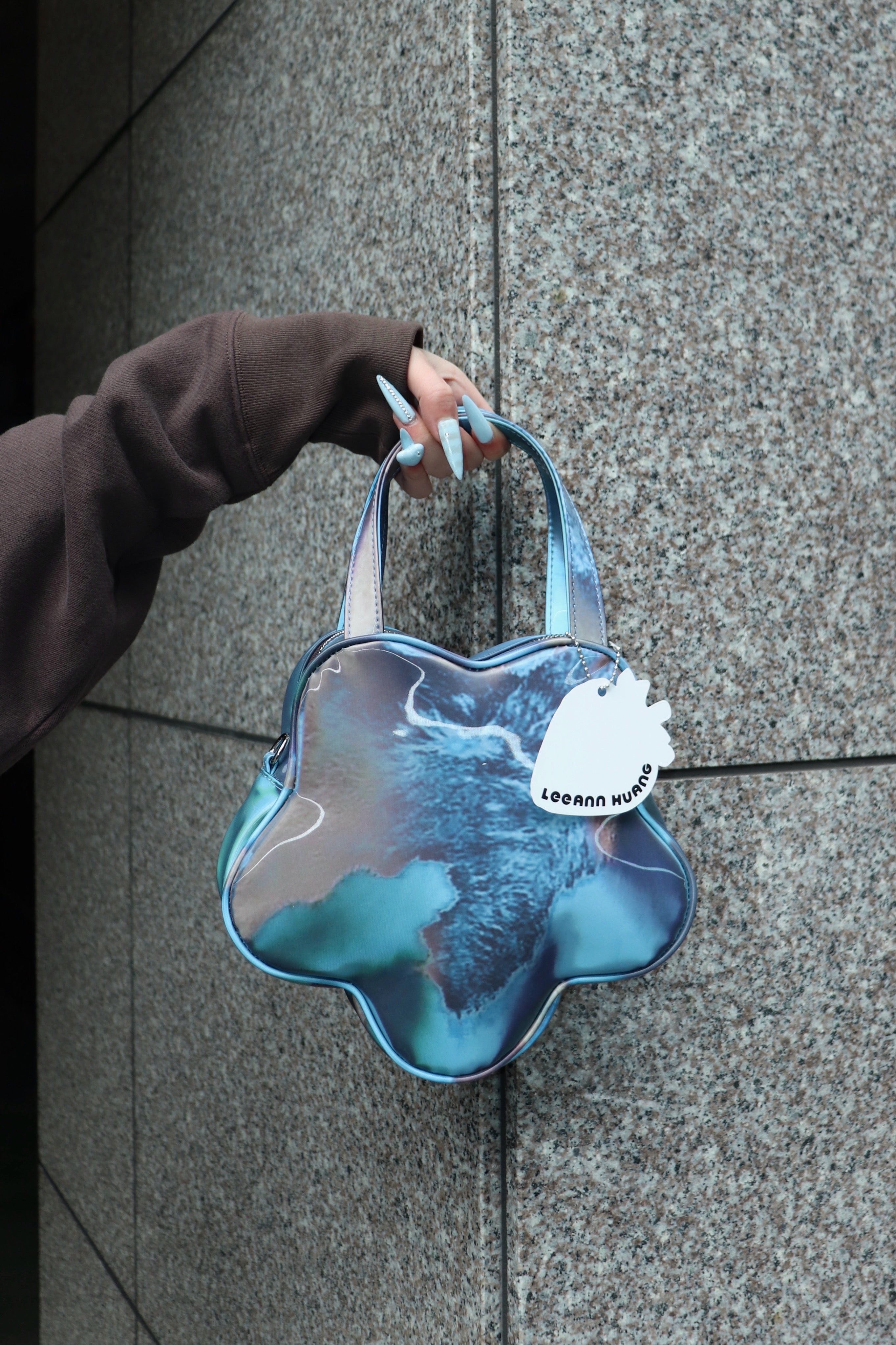 LEEANN HUANG(リーアン ホアン)のLENTICULAR MINI FLOWER HANDBAG BLUE