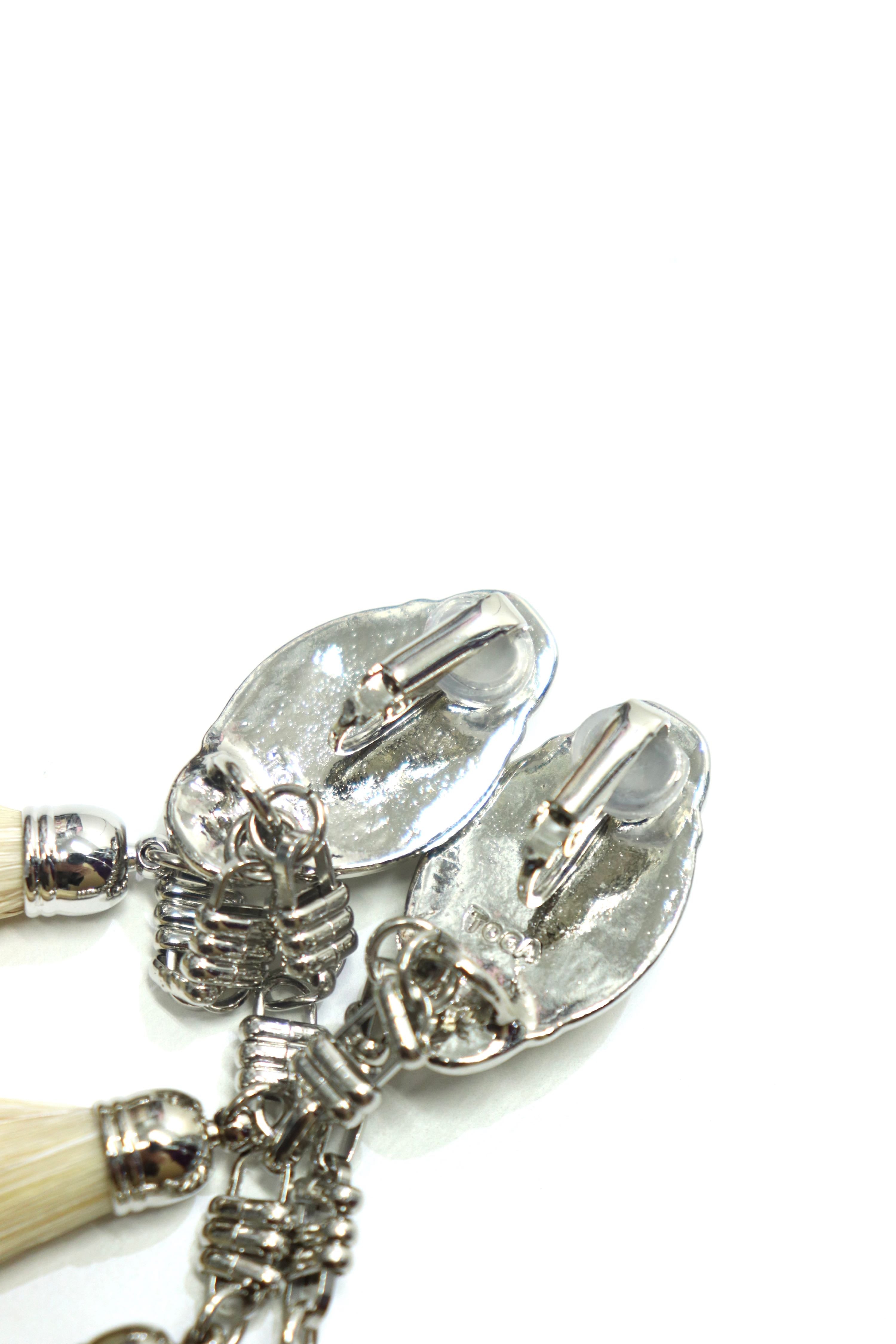 TOGA VIRILIS(トーガ ビリリース)のMetal chain fringe earrings WHITE 