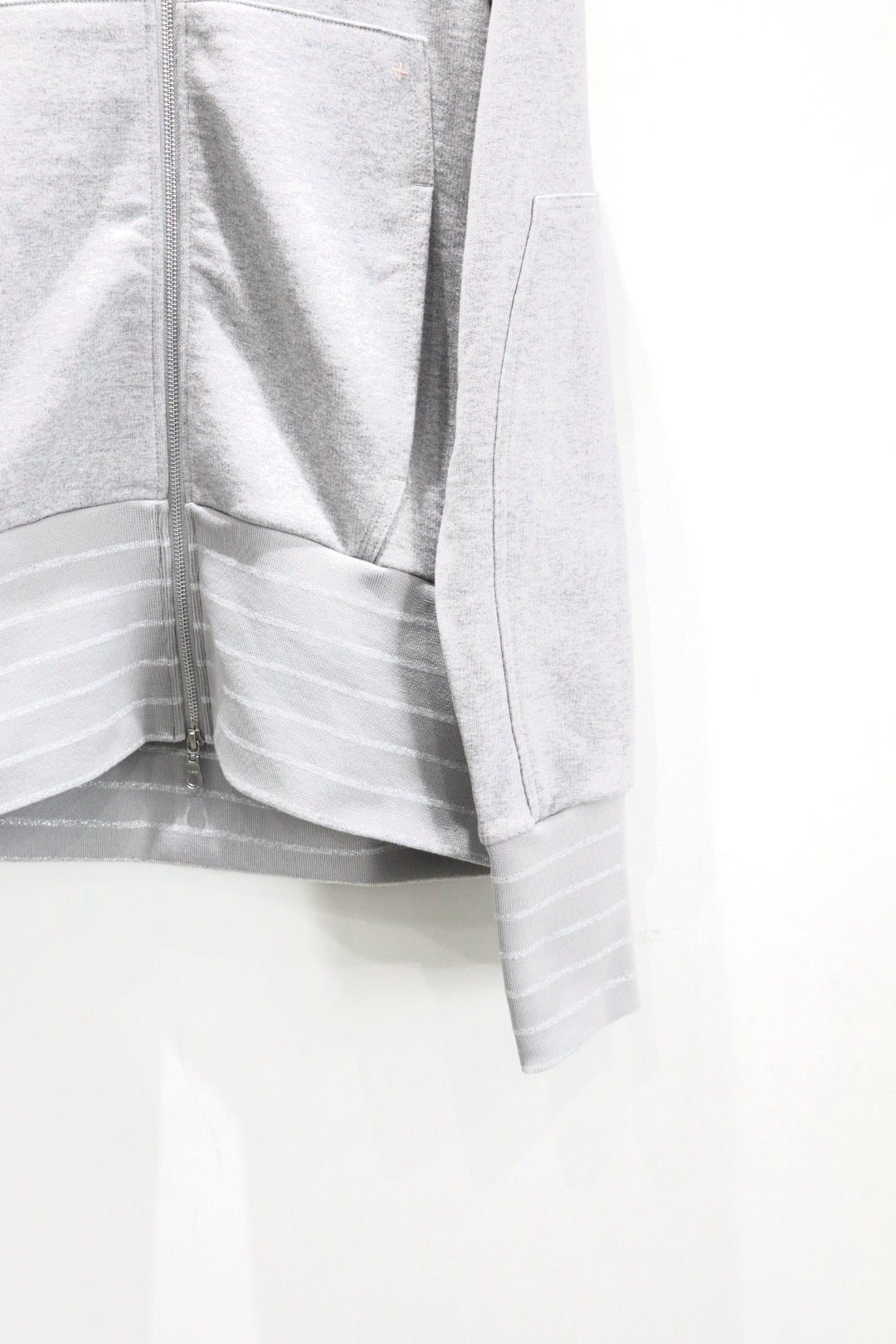 RIKU UMEHARA(リク ウメハラ)のFLOWER VASE HOODIE GRAYの通販