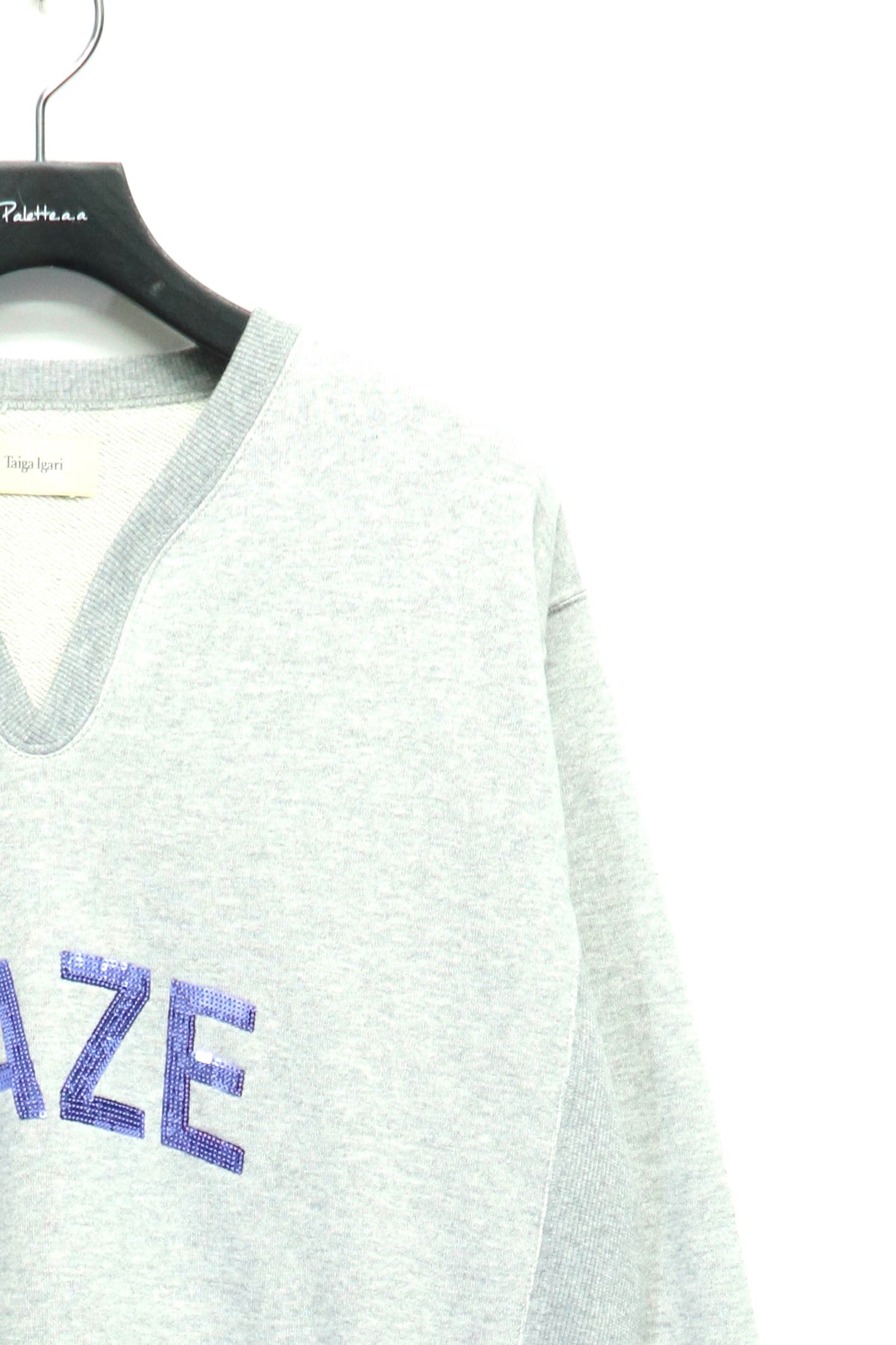 Taiga Igari(タイガ イガリ)のHAZE SQ Embroidery Sweat GRAYの通販 