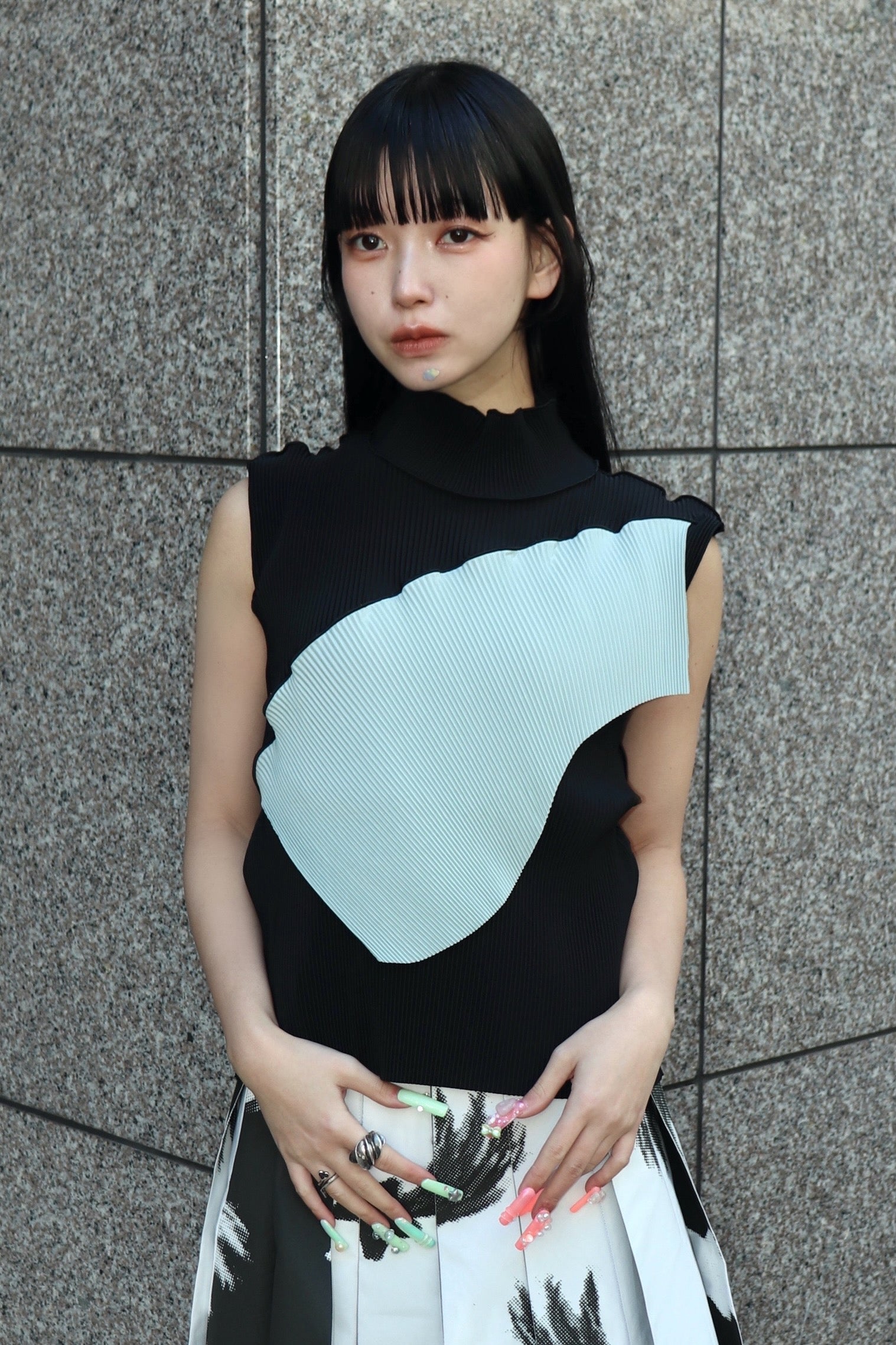 kotohayokozawa(コトハヨコザワ)のTODO WAVE TOP SLEEVELESS HIGHNECK