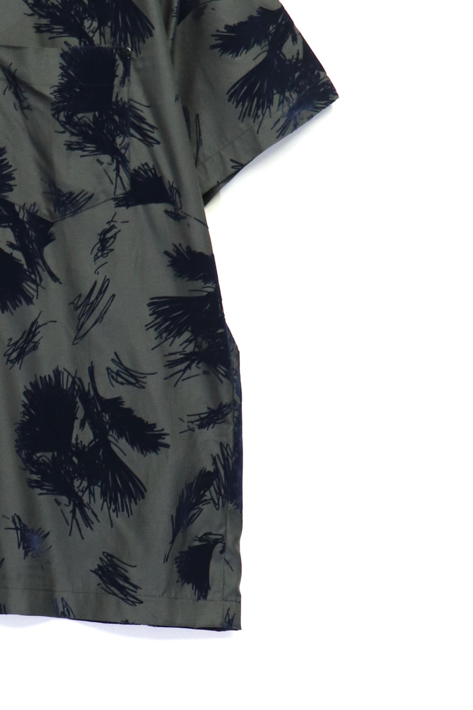 TOGA VIRILIS(トーガ ビリリース)のFlocky print S/S shirt BLACKの
