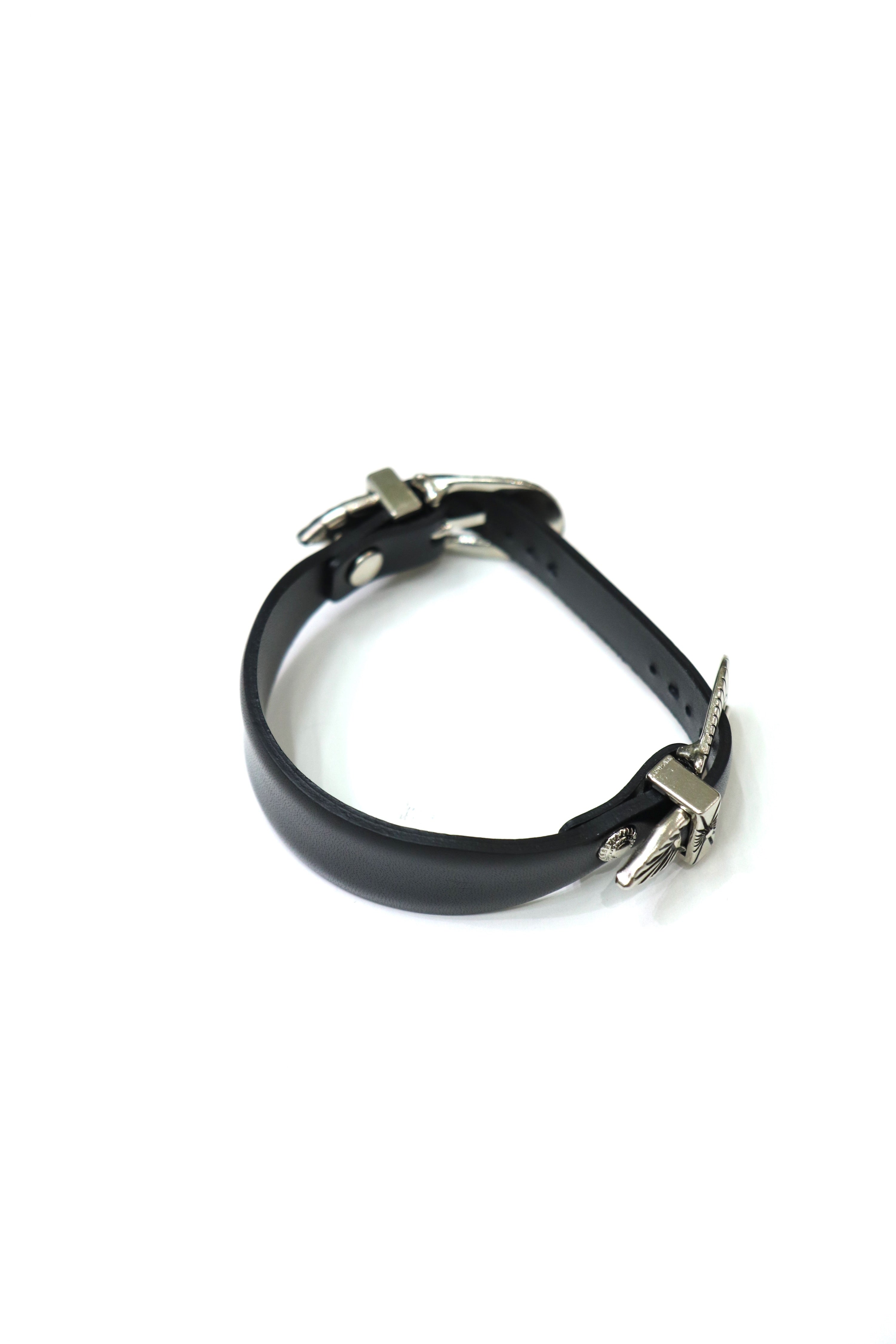 TOGA(トーガ)のNarrow double buckle bangleの通販｜PALETTE art alive