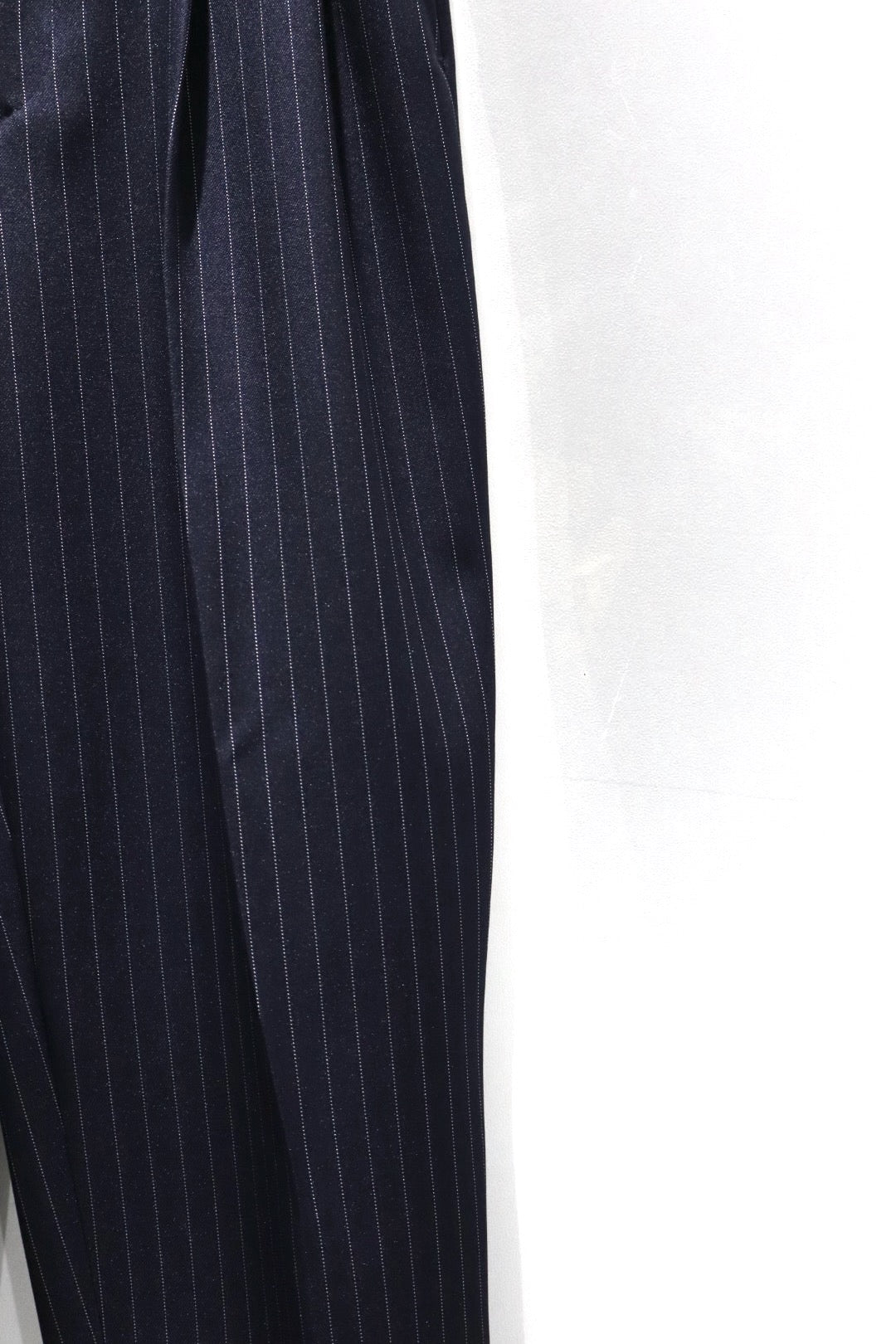 Taiga Igari(タイガ イガリ)のDress Stripe Two Pleats Pantsの通販