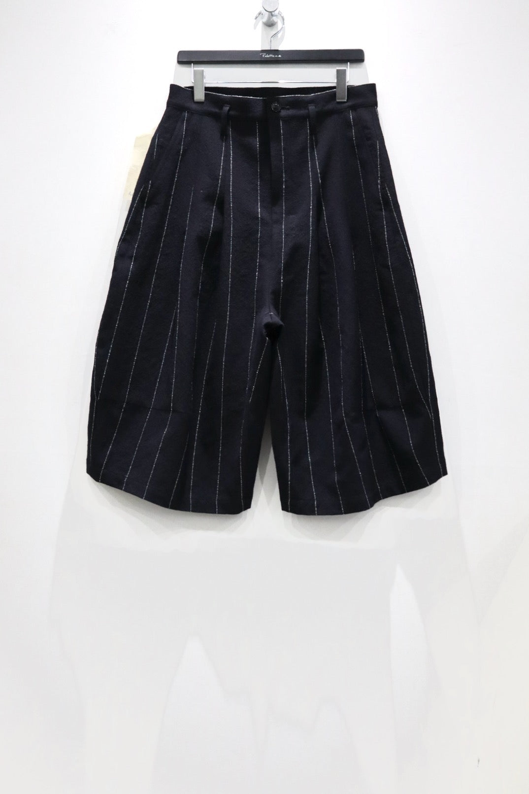 SHINYAKOZUKA(シンヤコヅカ)のBAGGY SHORTS PINSTRIPEの通販｜PALETTE