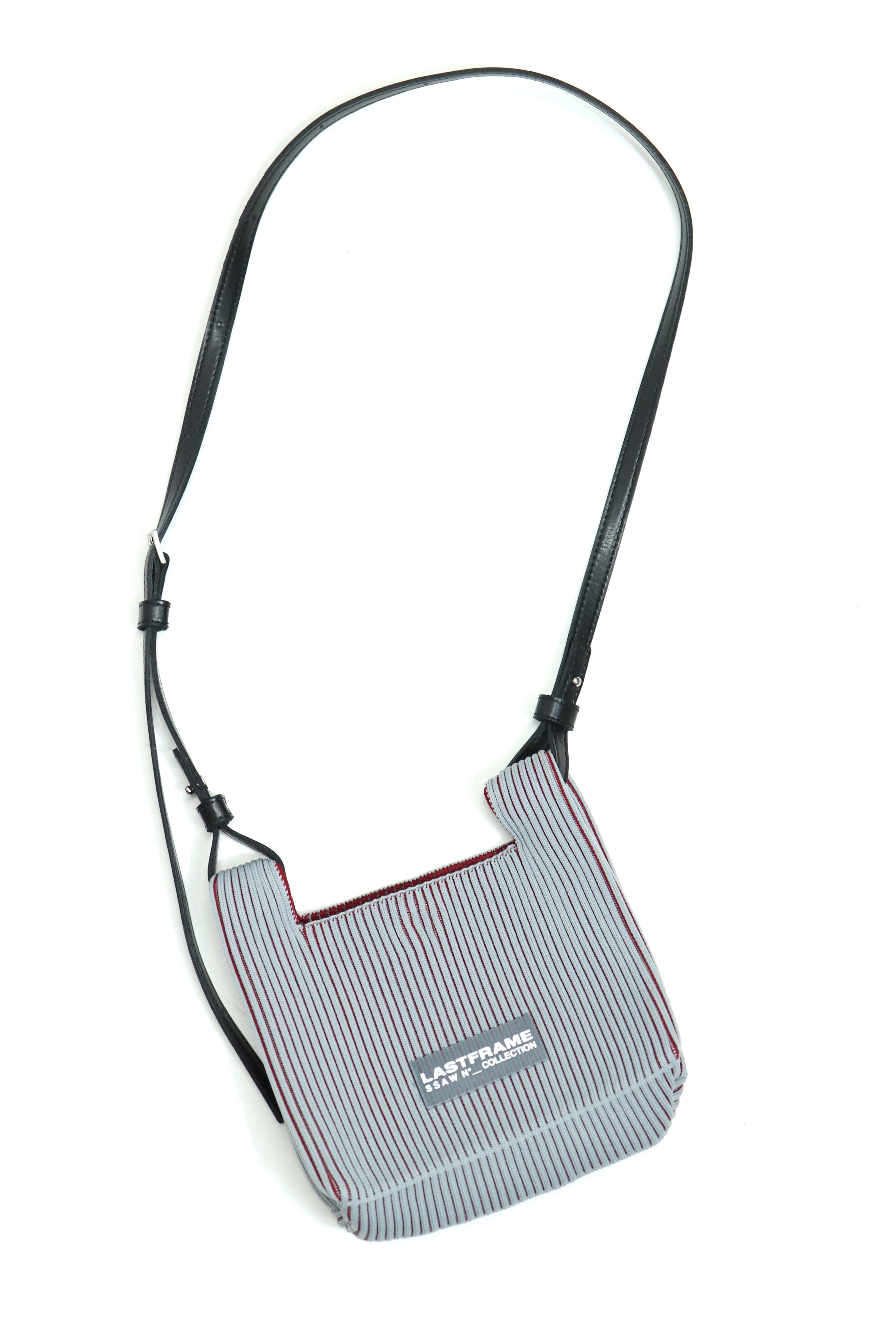 LAST FRAME ショルダーバッグ GRAY × BURGUNDY LASTFRAME(ラストフレーム)のWRAP BAG MINI STRAP GRAY BURGUNDYの通販