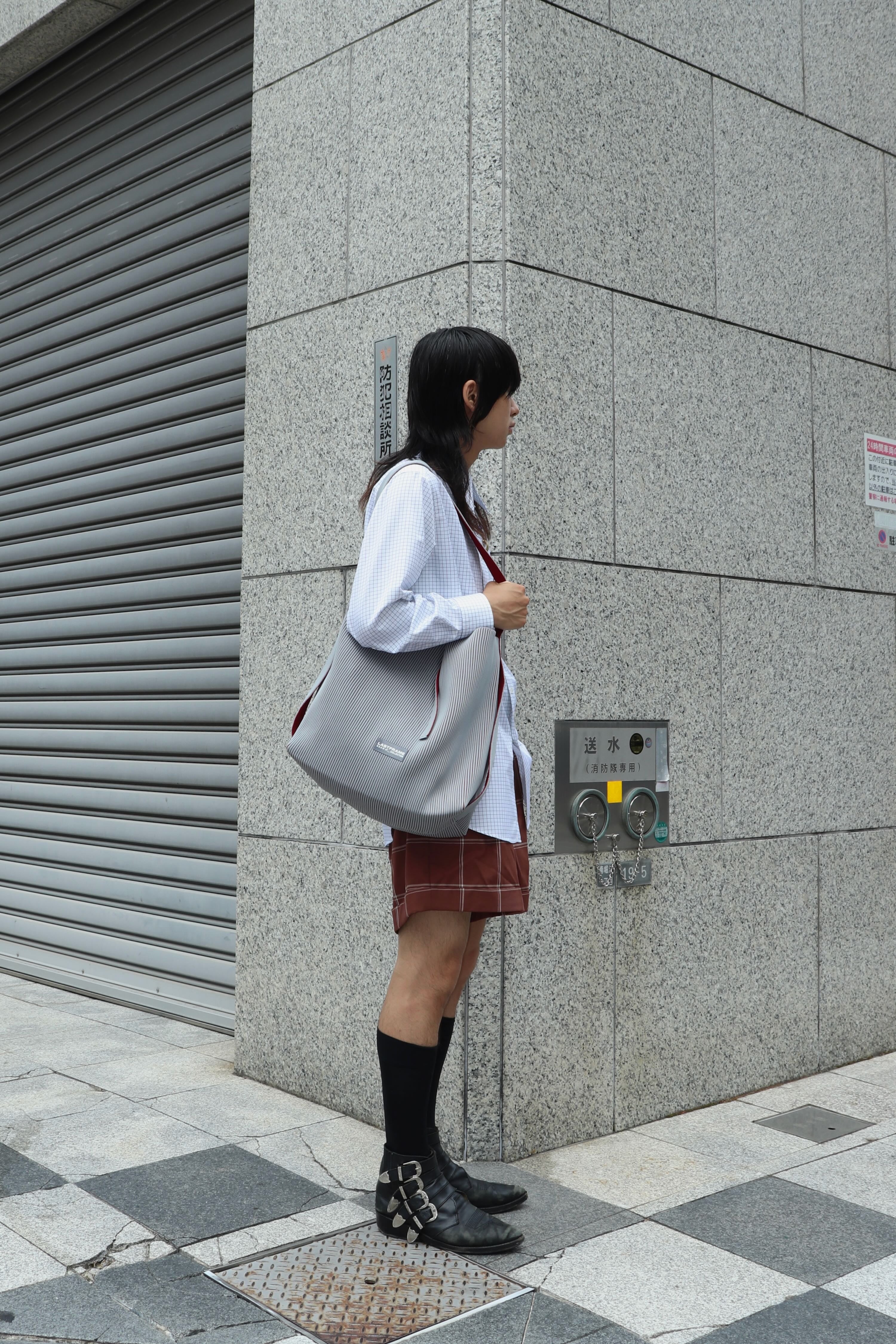 LASTFRAME(ラストフレーム)のARC TOTE LARGE GRAY BURGUNDYの通販