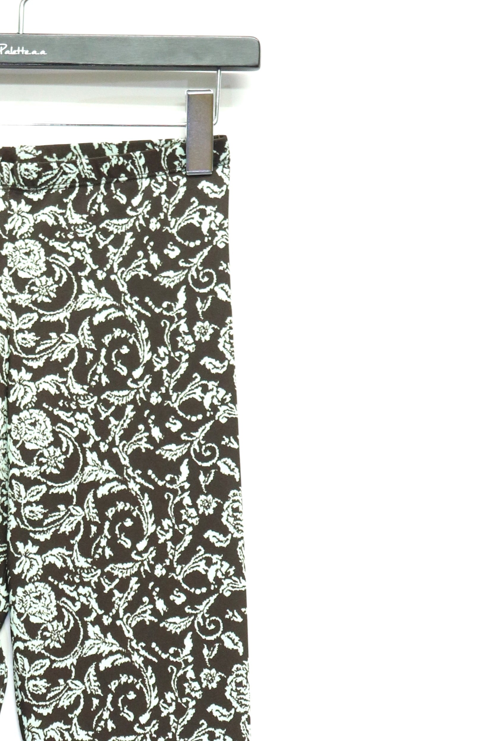PERVERZE(パーバーズ)のLace-Trim Mid-Calf Shortsの通販｜PALETTE art