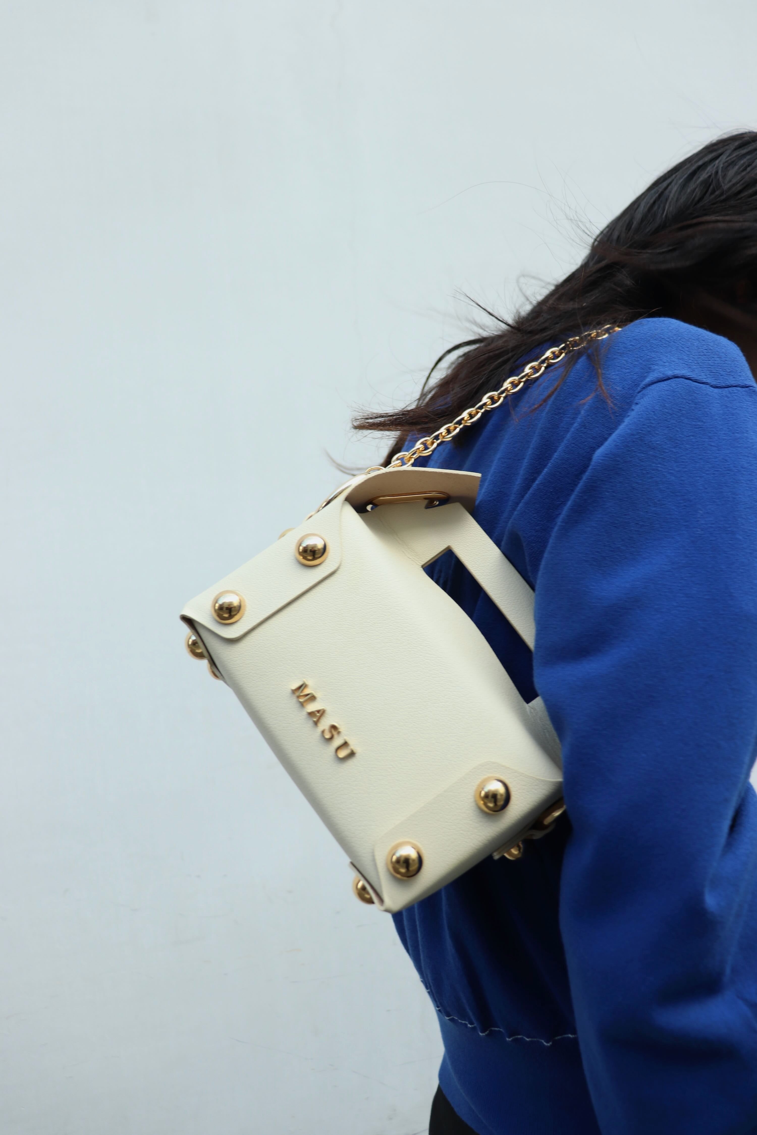 MASU(エムエーエスユー)のLEATHER CAKE BAG CREAM(バッグ)の通販
