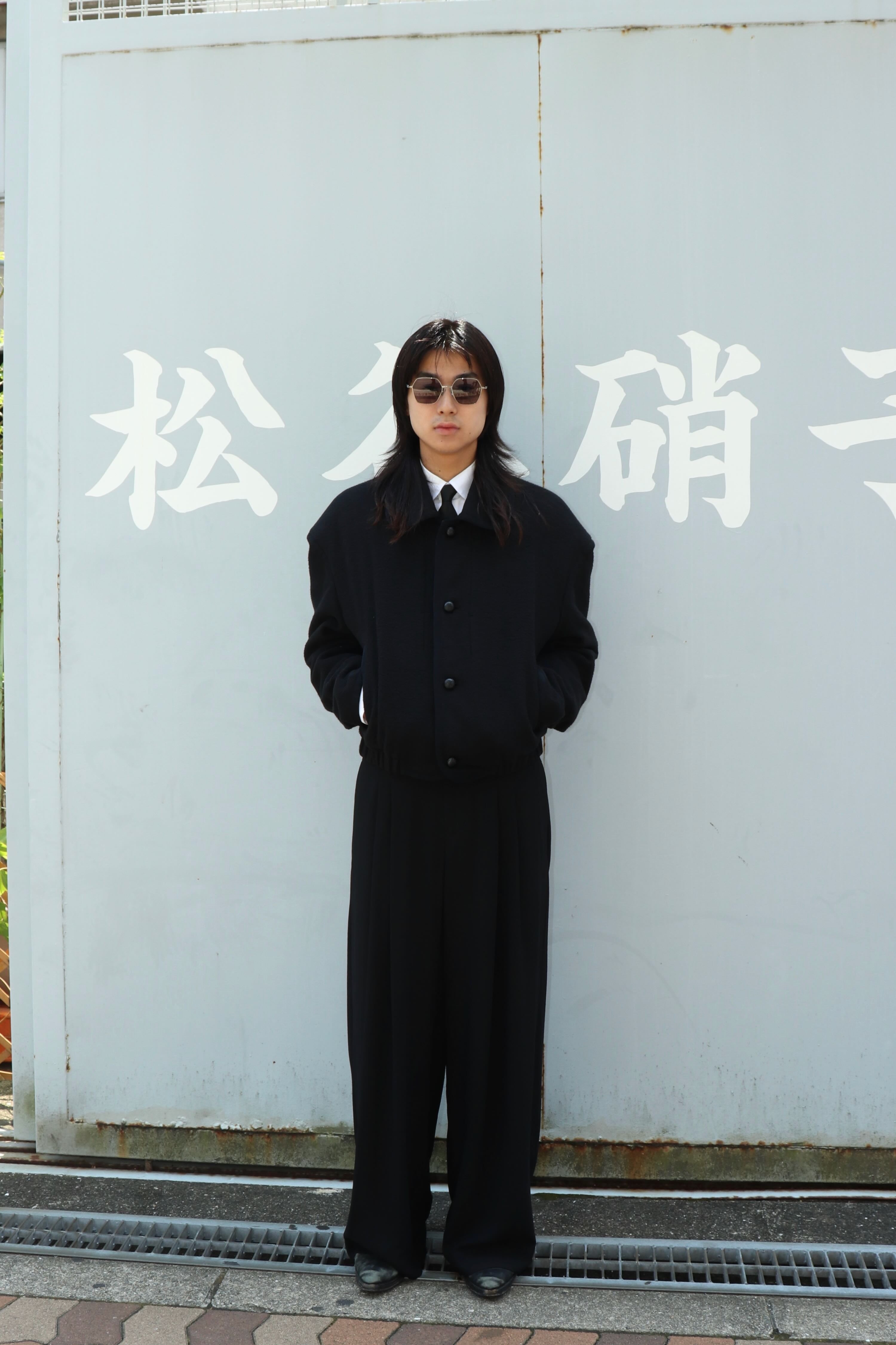 SOSHIOTSUKI(ソウシオオツキ)のWOOL SERGE HI-WAIST TROUSERS BLACKの