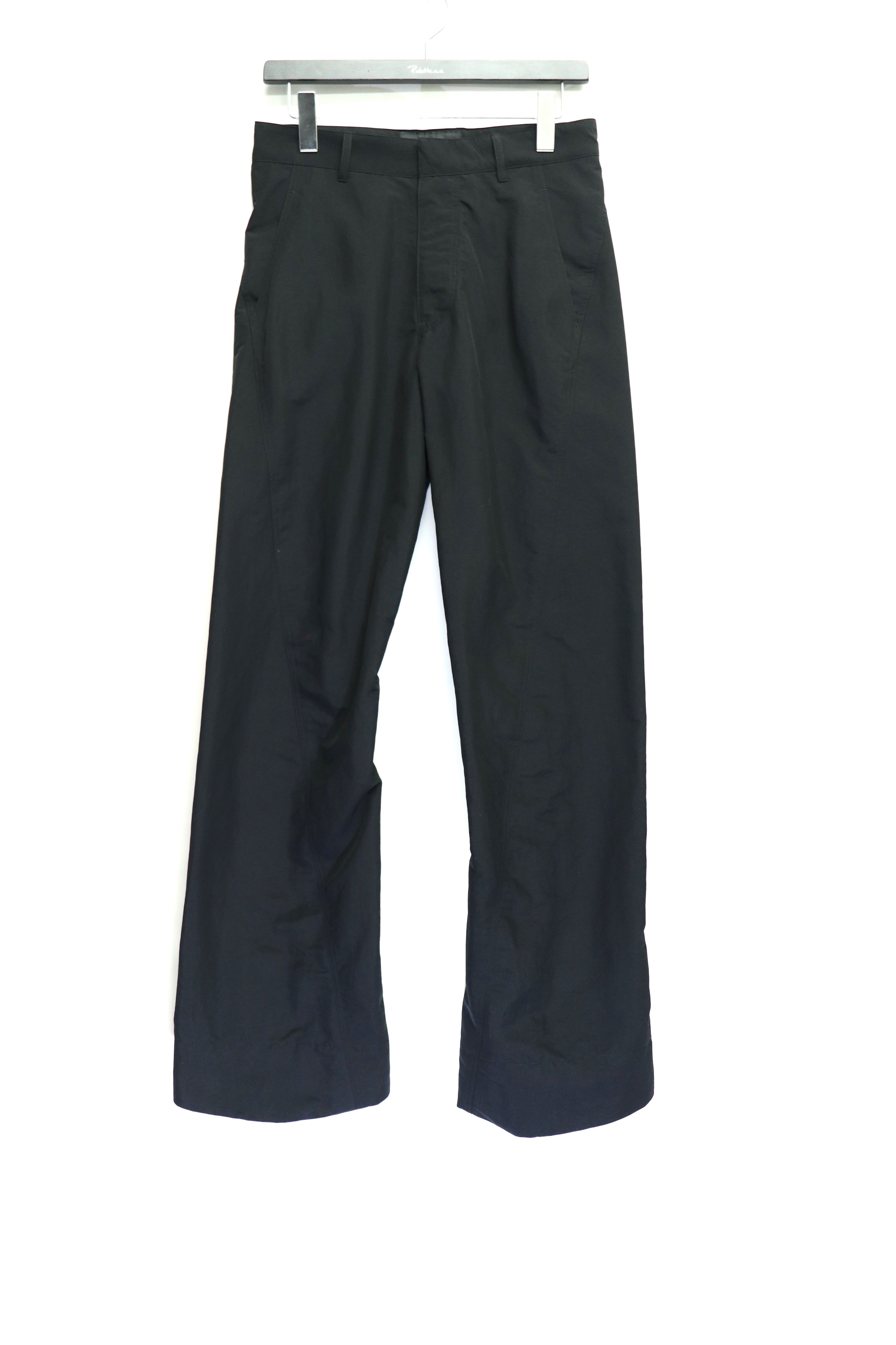 パンツ YUKI HASHIMOTO FLARED SLIM TROUSERS YUKI HASHIMOTO(ユウキハシモト)のFLARED SLIM TROUSERS BLACKの