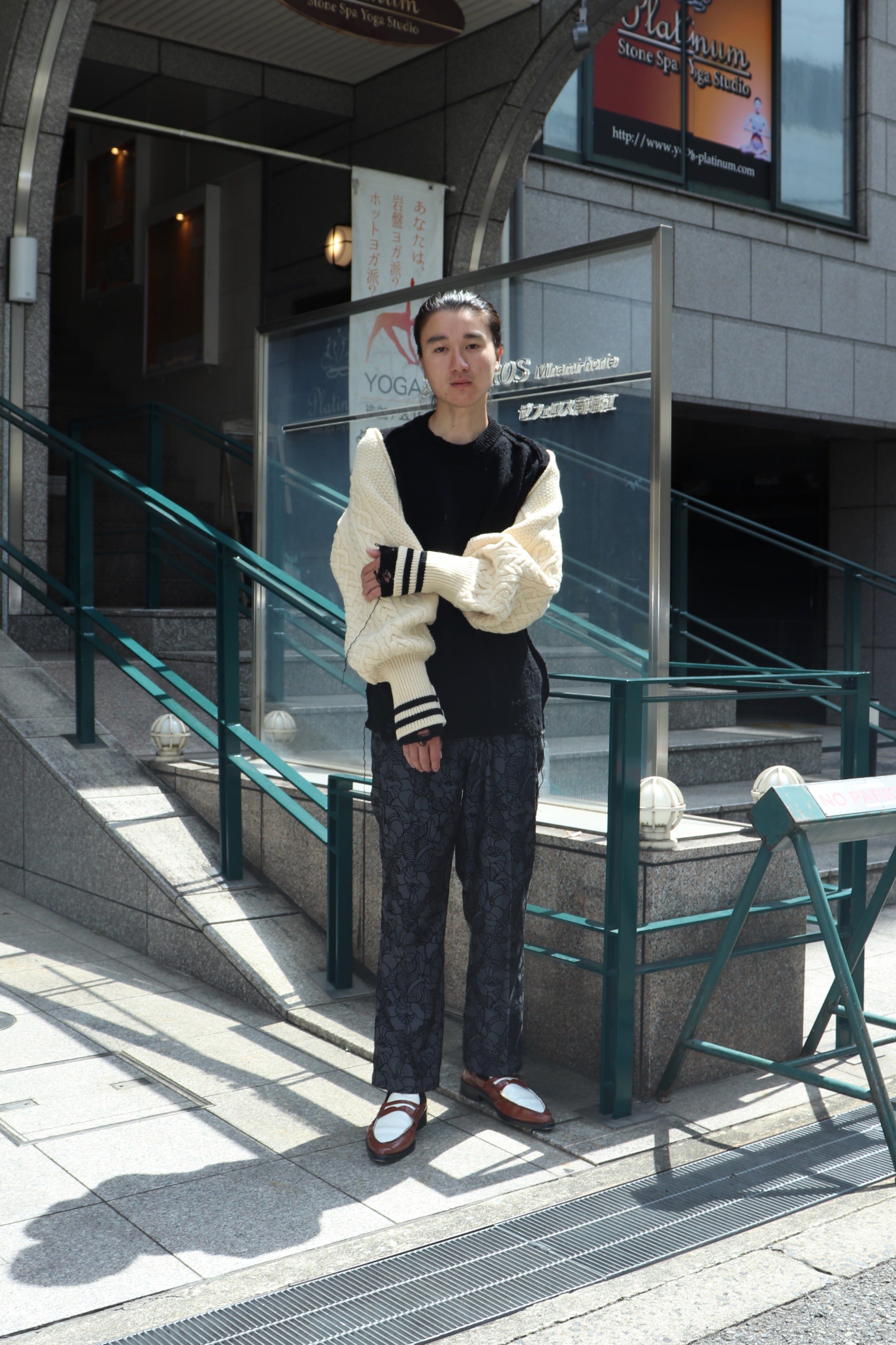 John Mason Smith (John Mason Miss) 5G ARAN SLEEVE SWEATER CREAM
