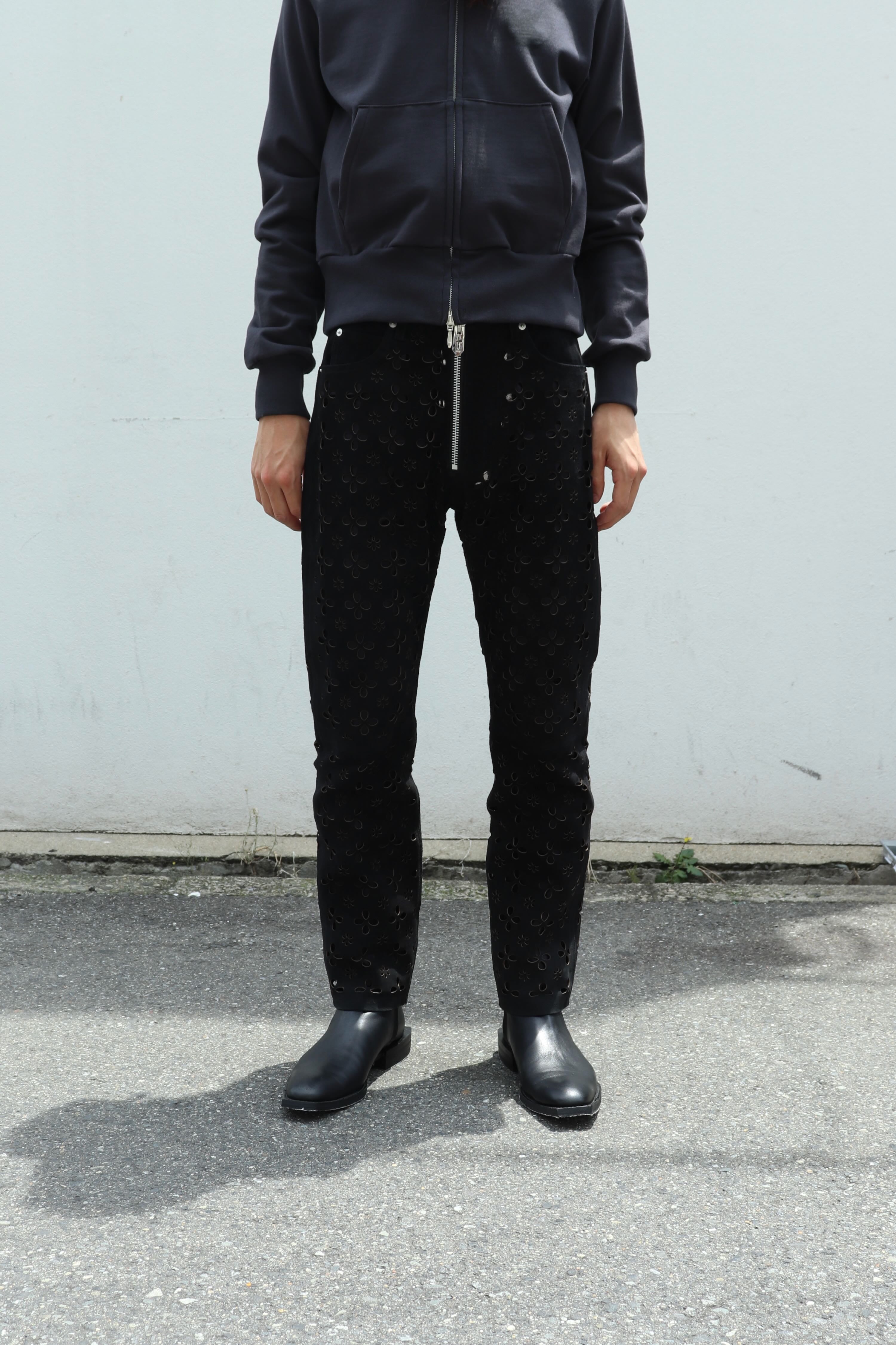 パンツ masu 22aw flower cut leather pants MASU(エムエーエスユー)のFLOWER-CUT LEATHER PANTSの通販｜PALETTE
