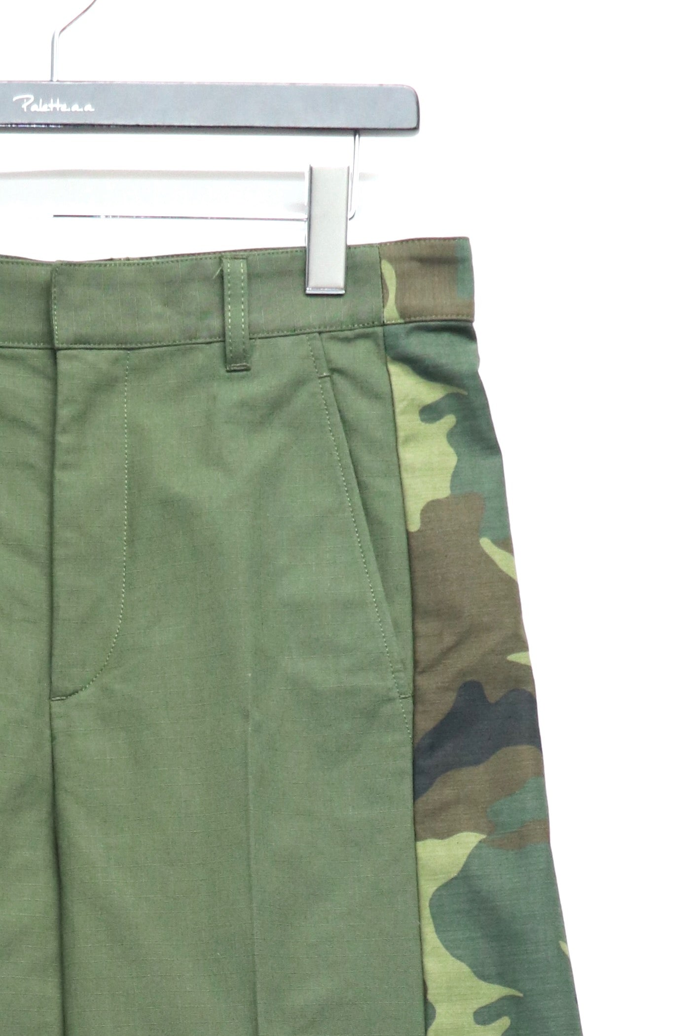 TOGA TOO(トーガ ビリリース)のCamouflage short pants KHAKIの通販