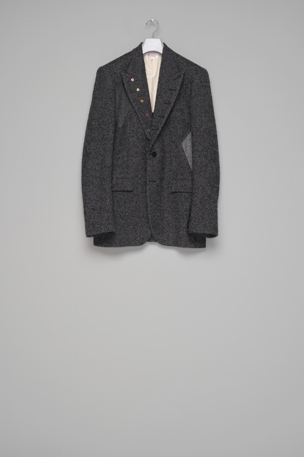 MASU(エムエーエスユー)のLUCKY CLOVER TAILORED JACKET BLACKの通販
