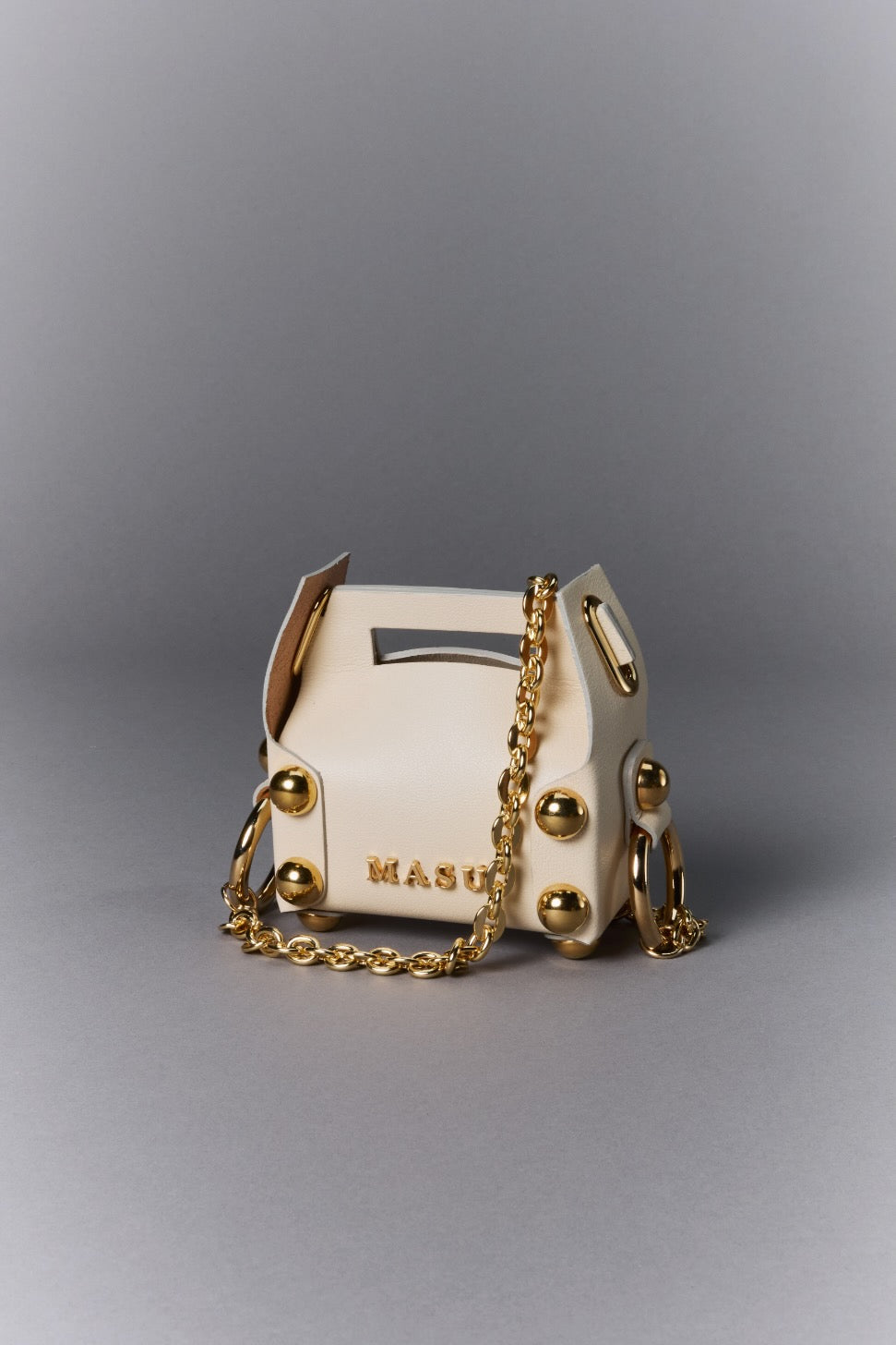 MASU(エムエーエスユー)のLEATHER CAKE BAG PETIT CREAM(バッグ)の通販