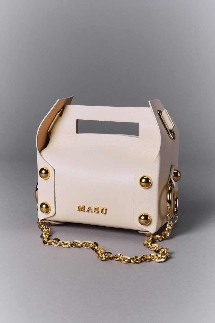 MASU(エムエーエスユー)のLEATHER CAKE BAG CREAM(バッグ)の通販