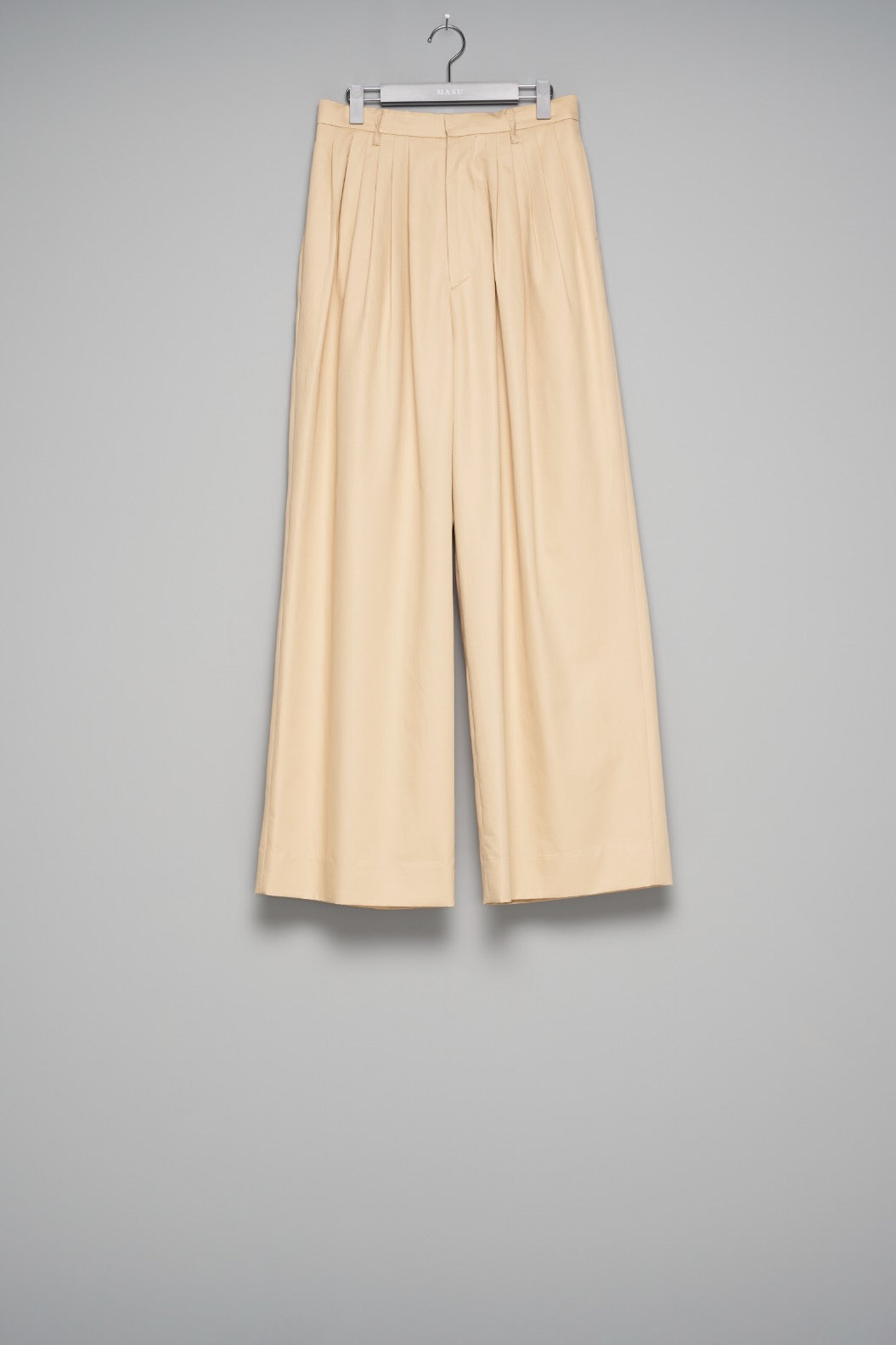 MASU(エムエーエスユー)の6 TUCK TROUSERS PEANUTの通販｜PALETTE art