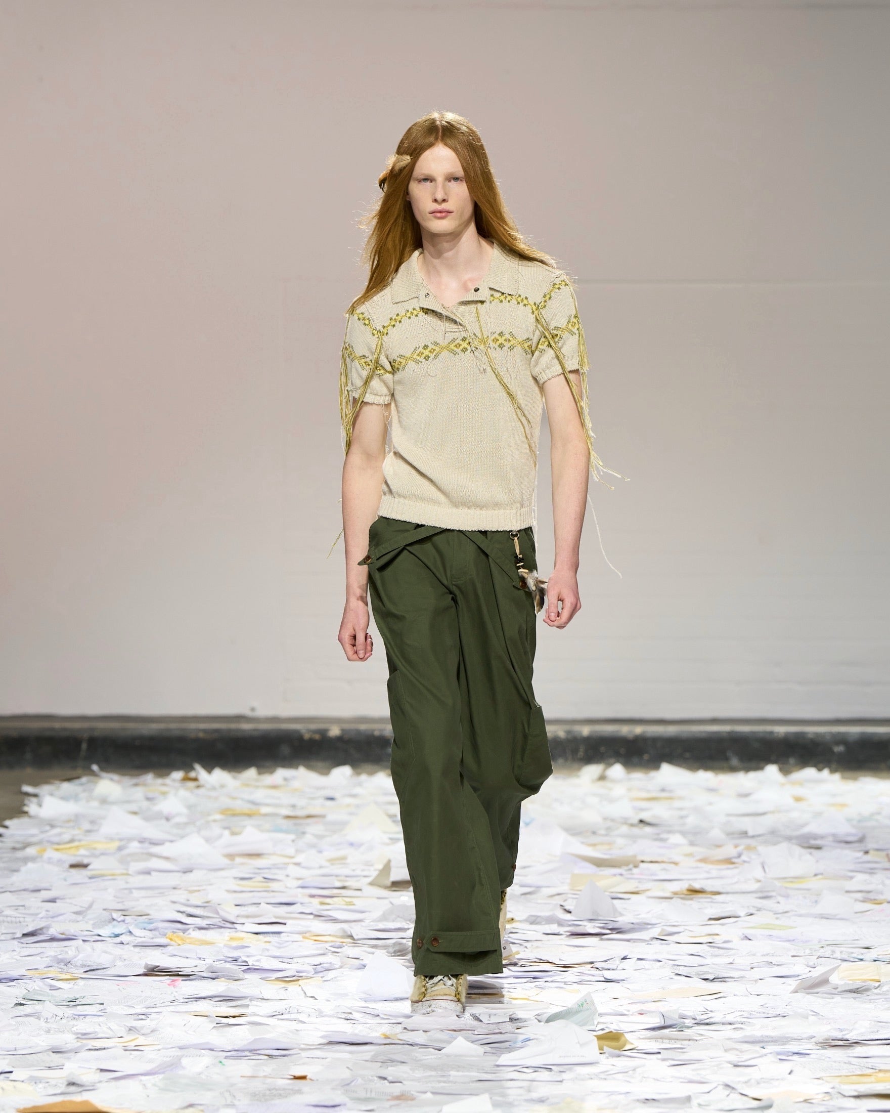 Andrea Ya'aqovサルエルパンツ オリーブ Oscar Ouyang(オスカー オウヤン)のCROSS ARROW TROUSERS KHAKIの通販