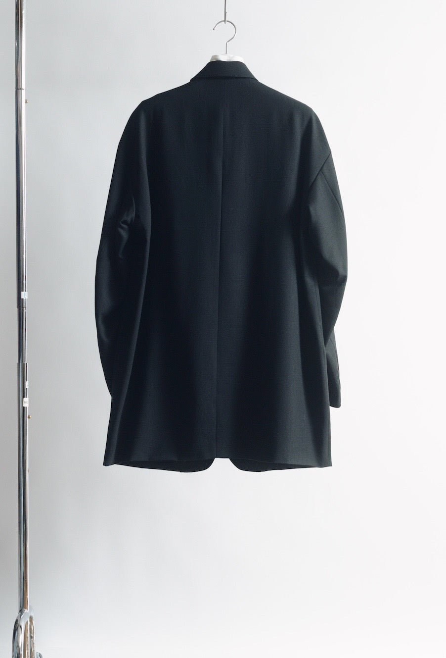 SOSHIOTSUKI(ソウシオオツキ)のDRAPED DART WOOL SERGE BLAZER BLACKの