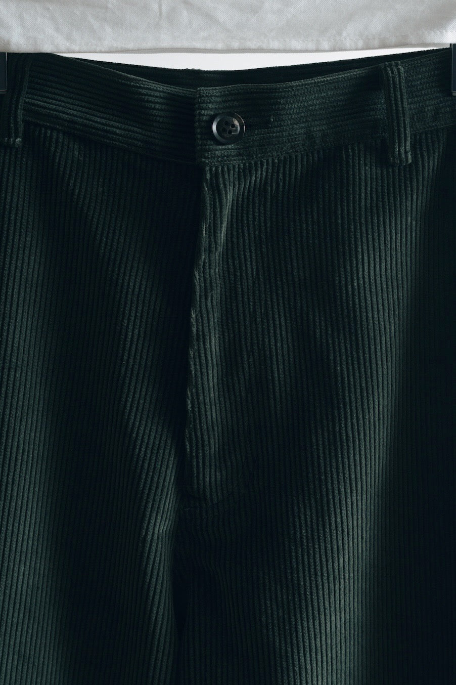 SOSHIOTSUKI(ソウシオオツキ)のDOUBLE BELTLOOP CORDUROY PANTS GREEN