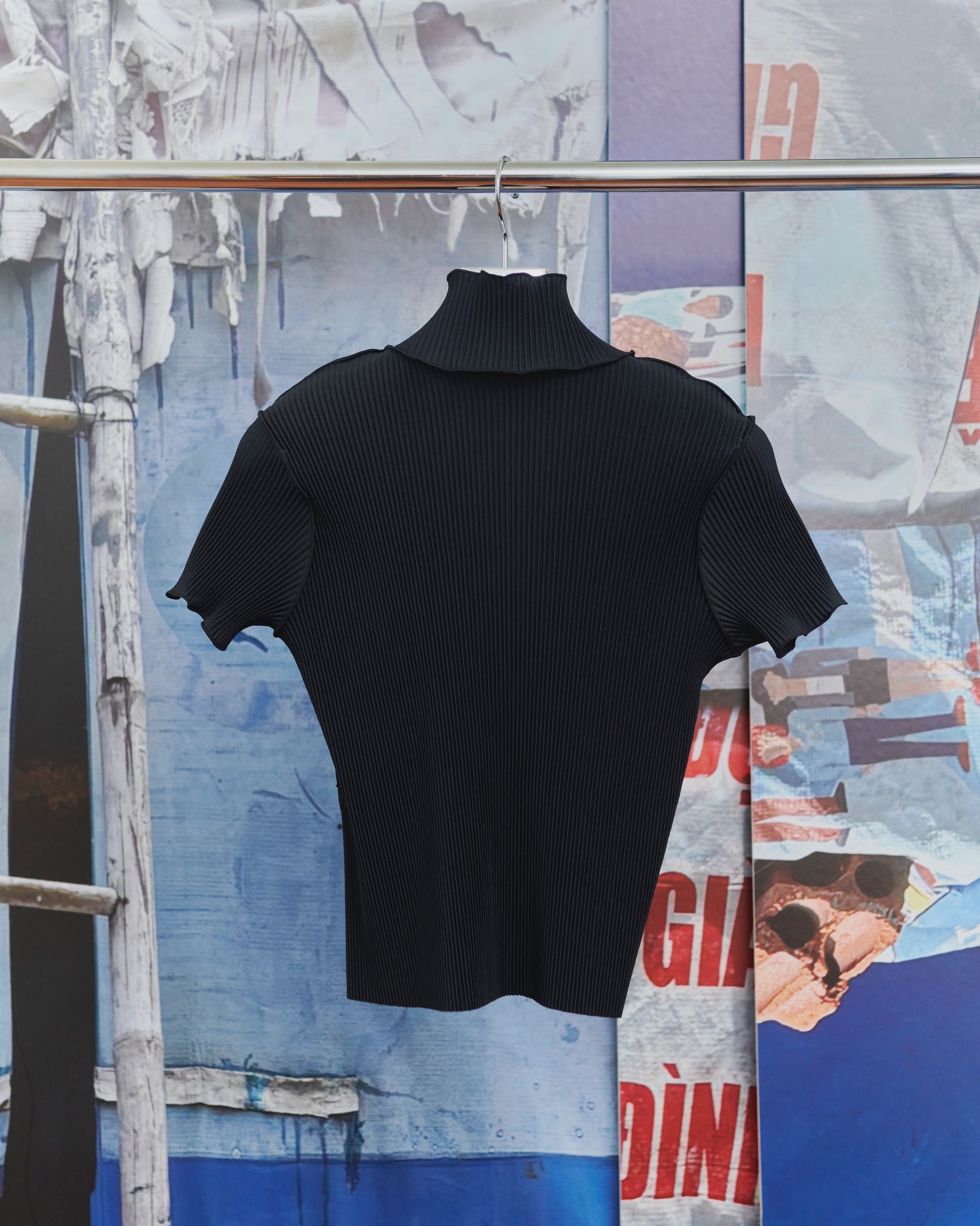 kotohayokozawa(コトハヨコザワ)のHIGH NECK TINY TOP BLACKの通販