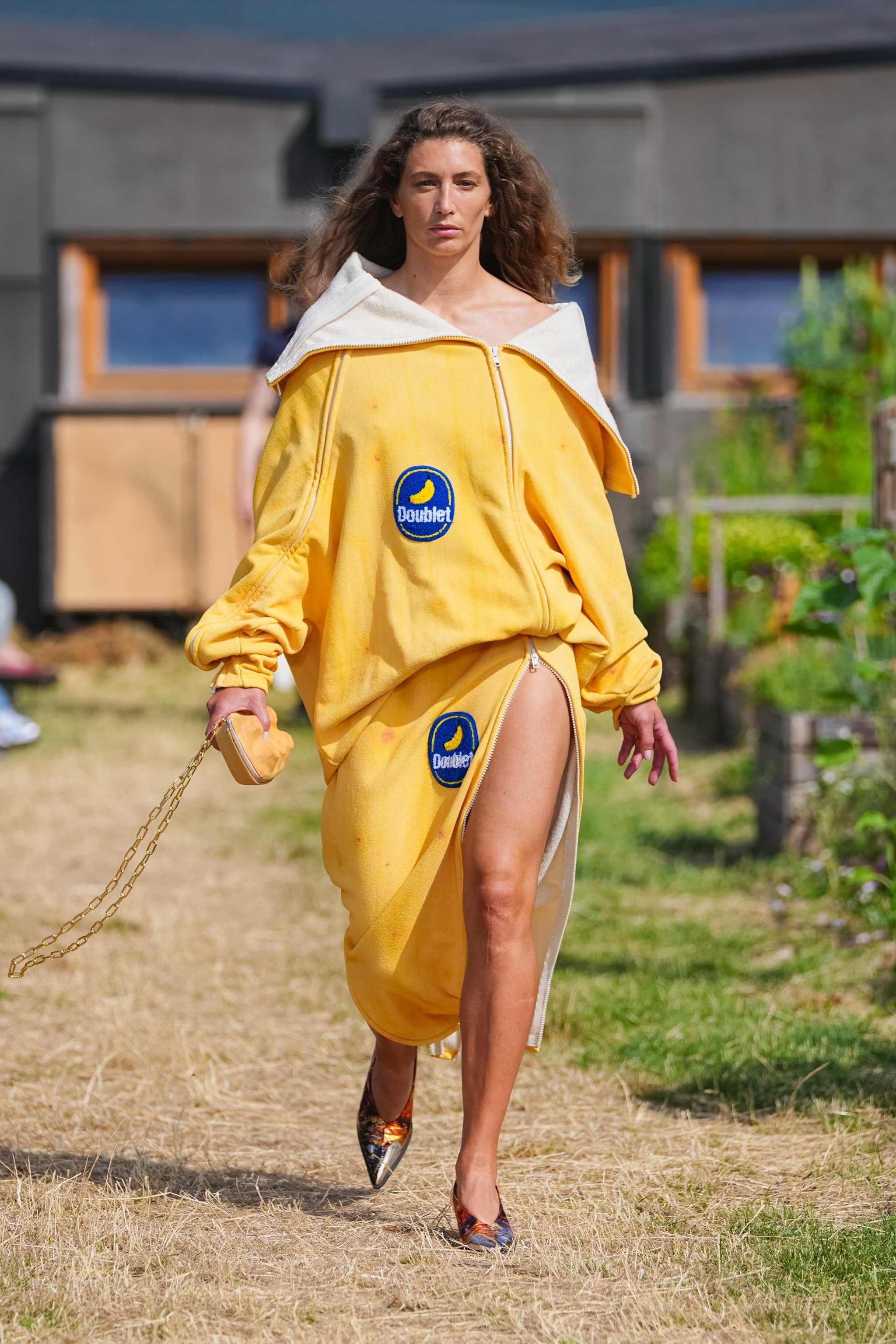 doublet(ダブレット)のPEELABLE BANANA HOODIE YELLOWの通販｜PALETTE