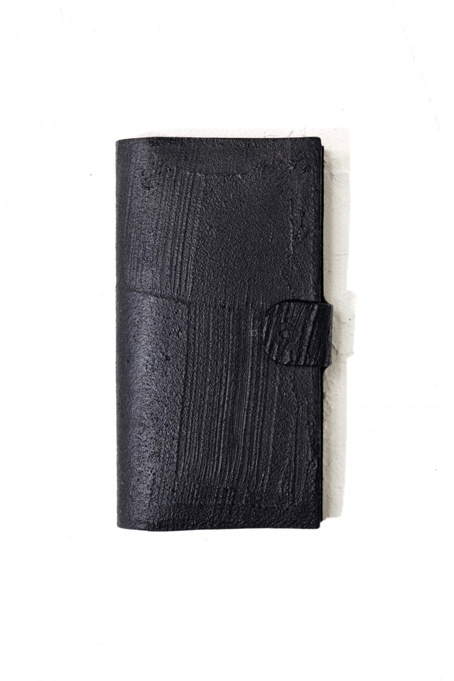 カガリユウスケ(KAGARI YUSUKE)の黒壁iPhoneケースの通販｜PALETTE art