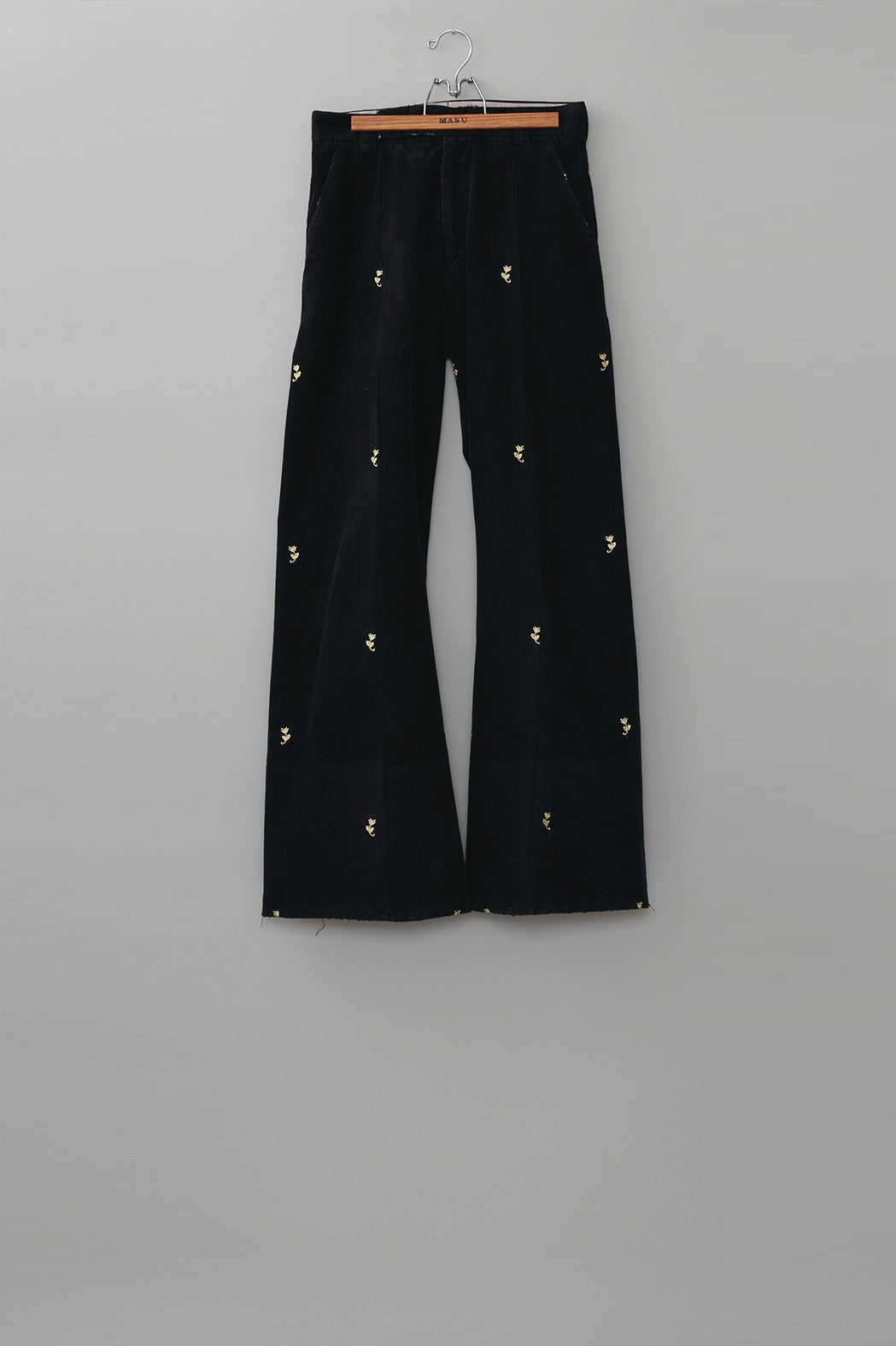 MASU(エムエーエスユー)のSEAMLESS BELL BOTTOM TROUSERS BLACKの通販