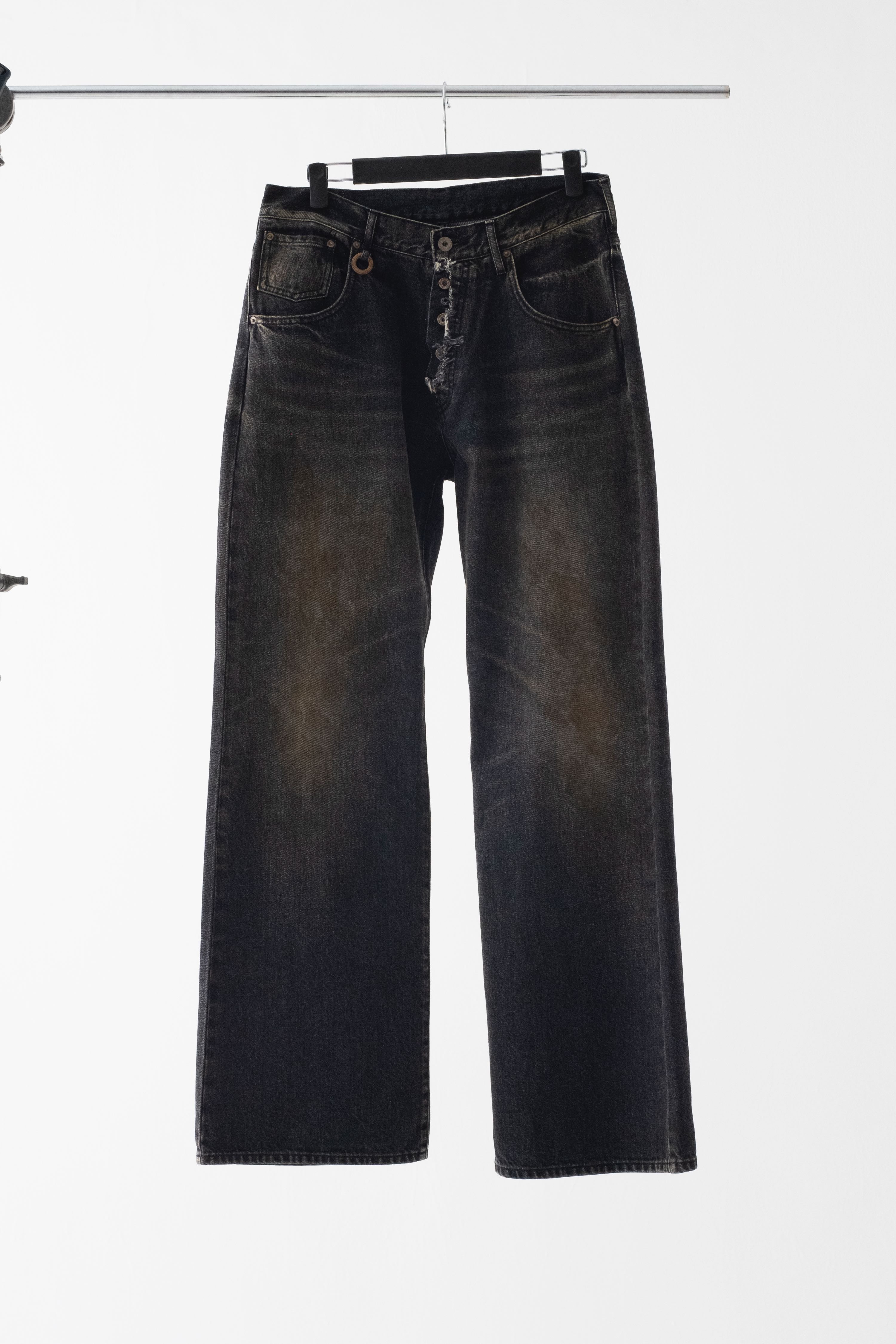 パンツ SOSHIOTSUKI The Front Lowrize FlareDenim SOSHIOTSUKI(ソウシオオツキ)のThe FRONT LOERIZED FLARE DENIM BLACK