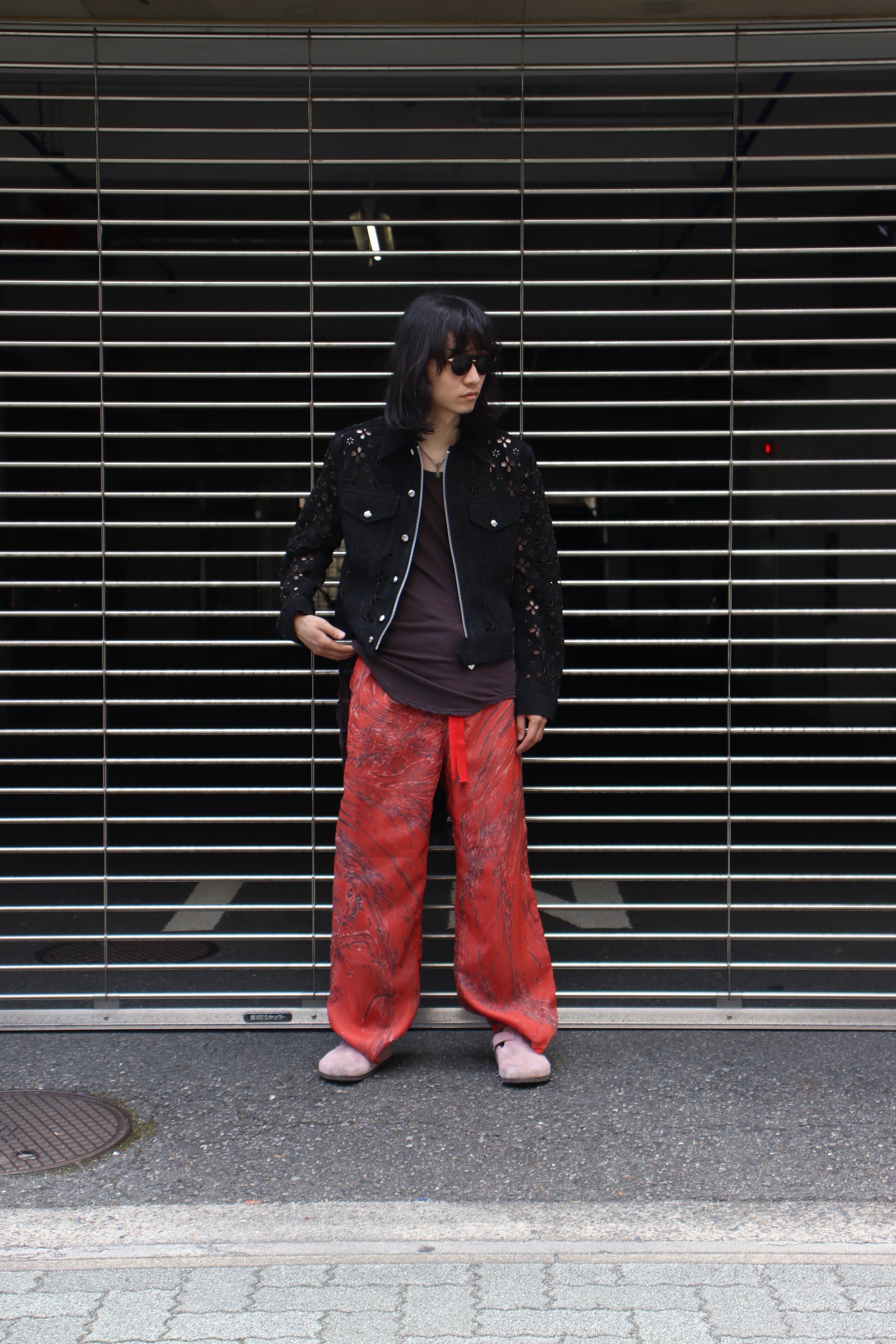 MASU(エムエーエスユー)のMARBLE BANDANA EASY PANTS REDの通販