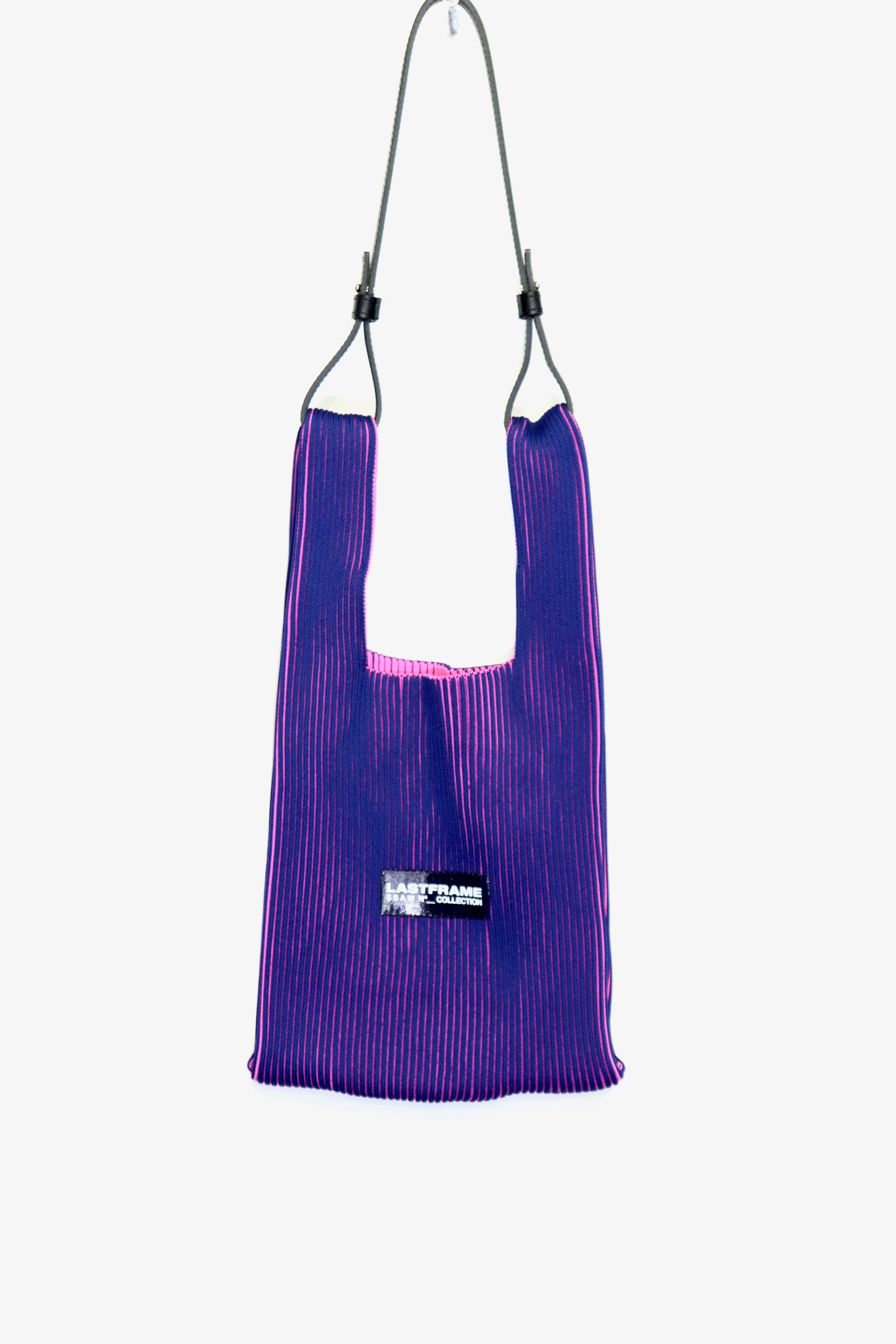LastFrame (Last Frame) Two Tone Market Bag Small Navy X Neon Pink 
