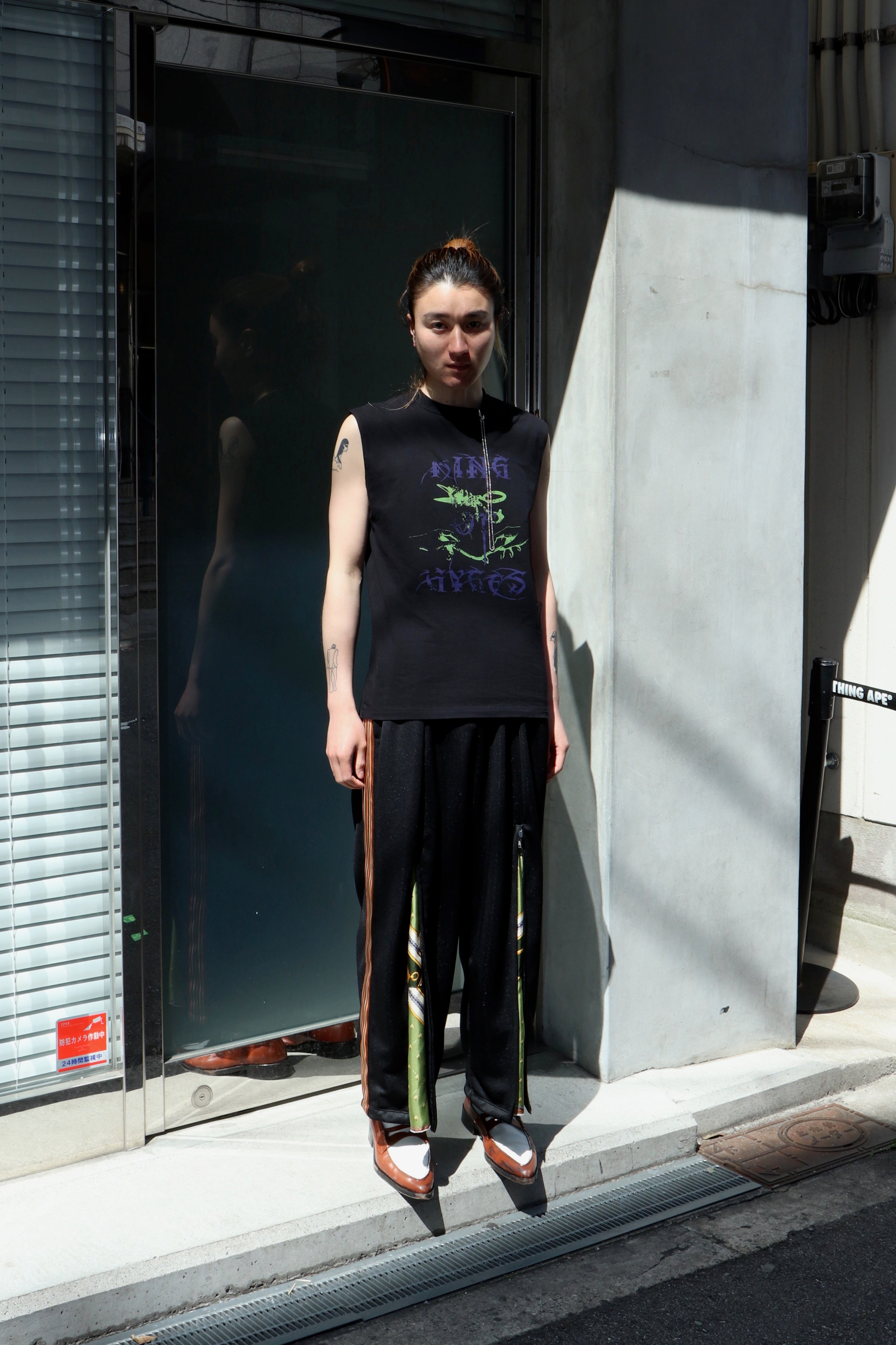 YUKI HASHIMOTO(ユウキハシモト)のENGAGED SLEEVELESS T-SHIRTS BLACK ...