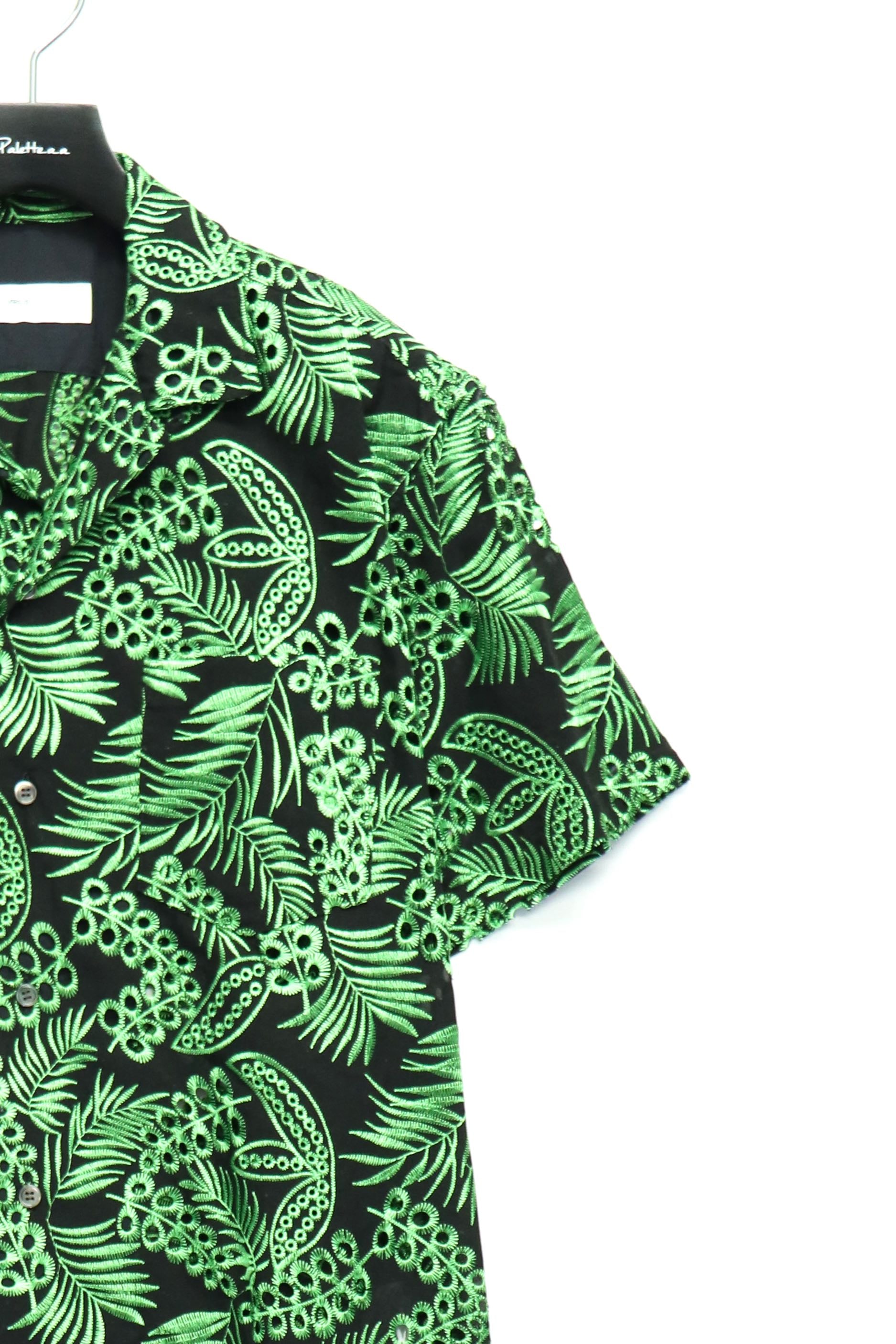 TOGA VIRILIS(トーガ ビリリース)のCotton Embroidery S/S shirt BLACK
