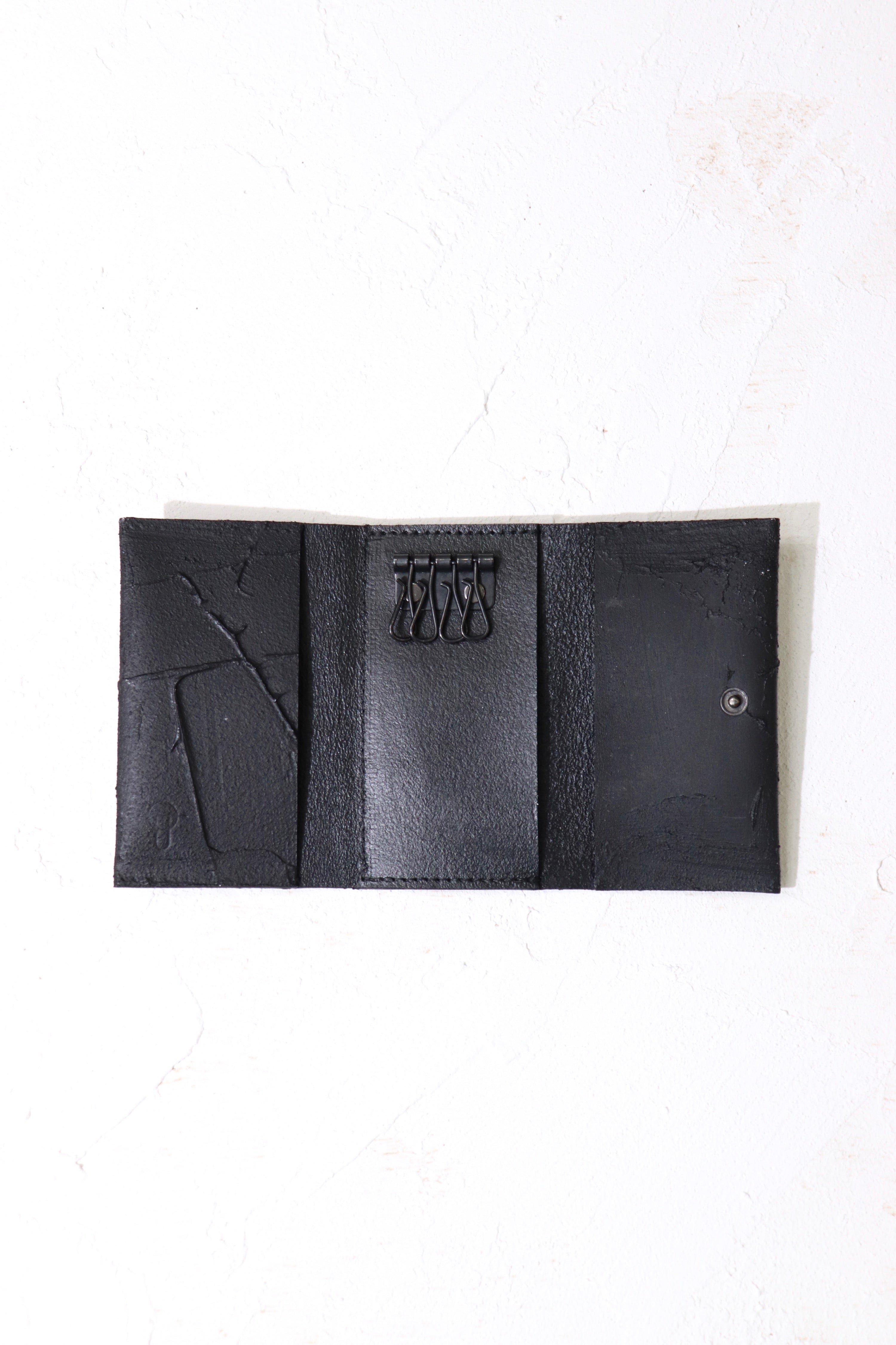 kagari yusukeレザーケース ✳︎ストラップ付き KAGARI YUSUKE - 吊るすキーケース [グレー] / K07-gr | BONITA ONLINE