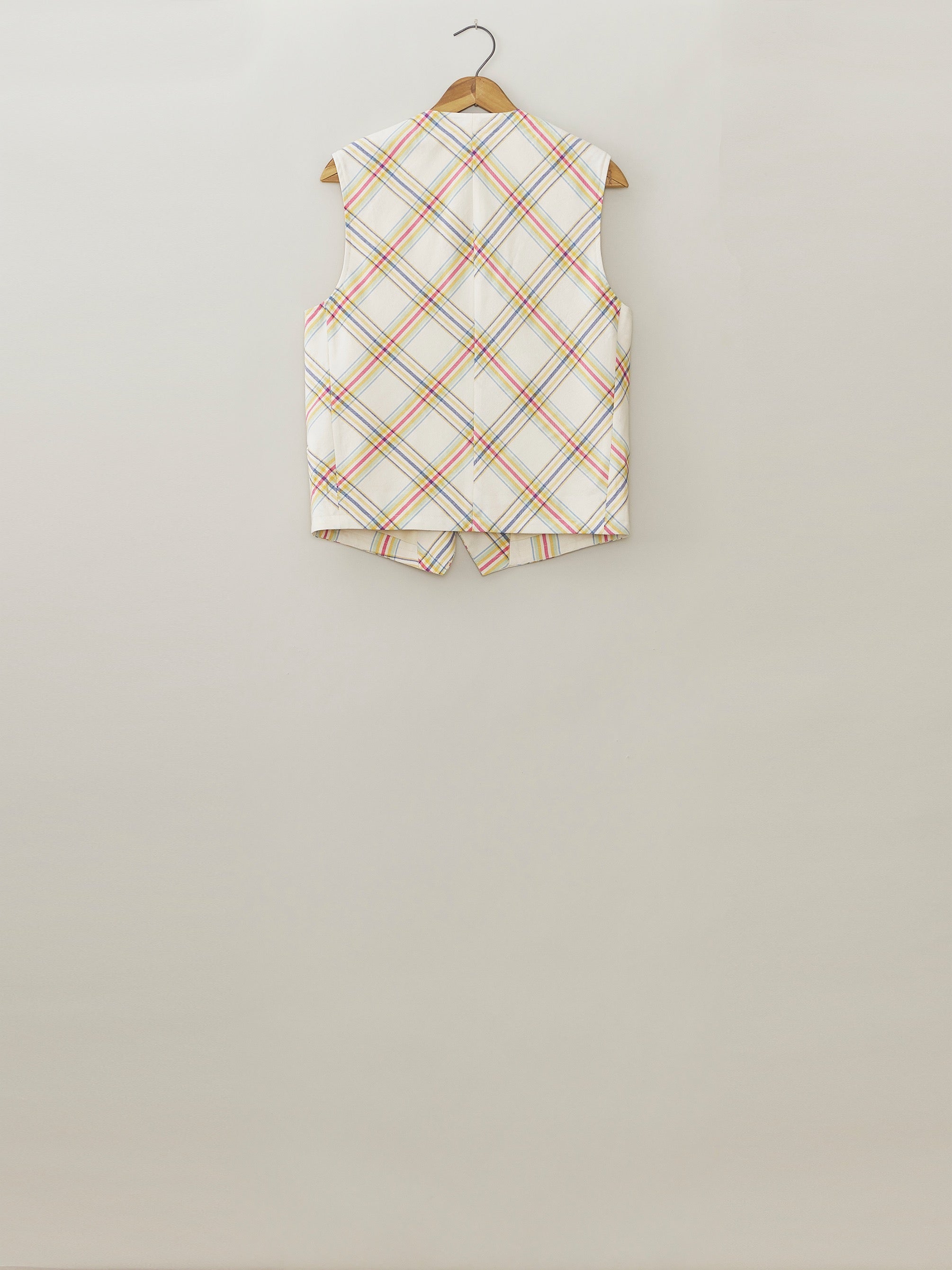 MASU(エムエーエスユー)のZIP-UP BIAS VEST WHITEの通販｜PALETTE art